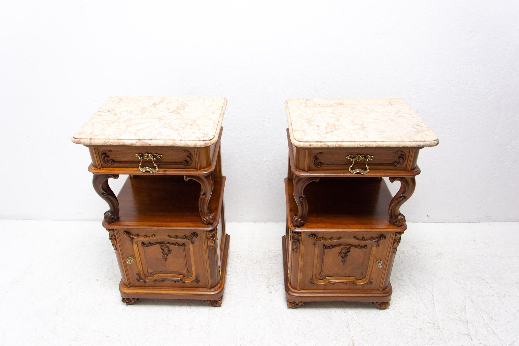 Pair of Fully Restored Historicist Bedside Tables, 1910, Austria For Sale 1