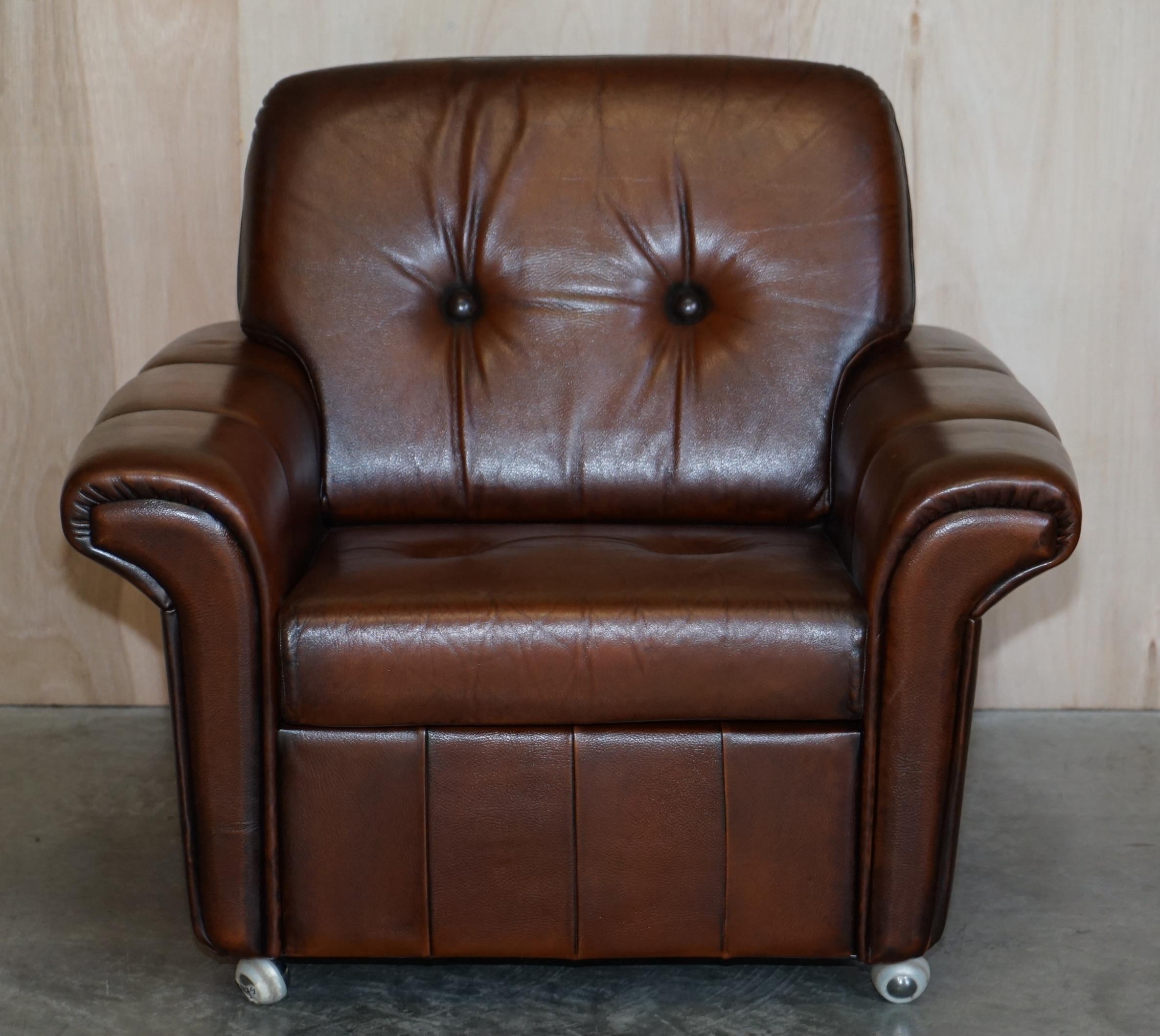 Pair of Fully Restored Vintage Dutch Mid-Century Modern Brown Leather Armchairs For Sale 5