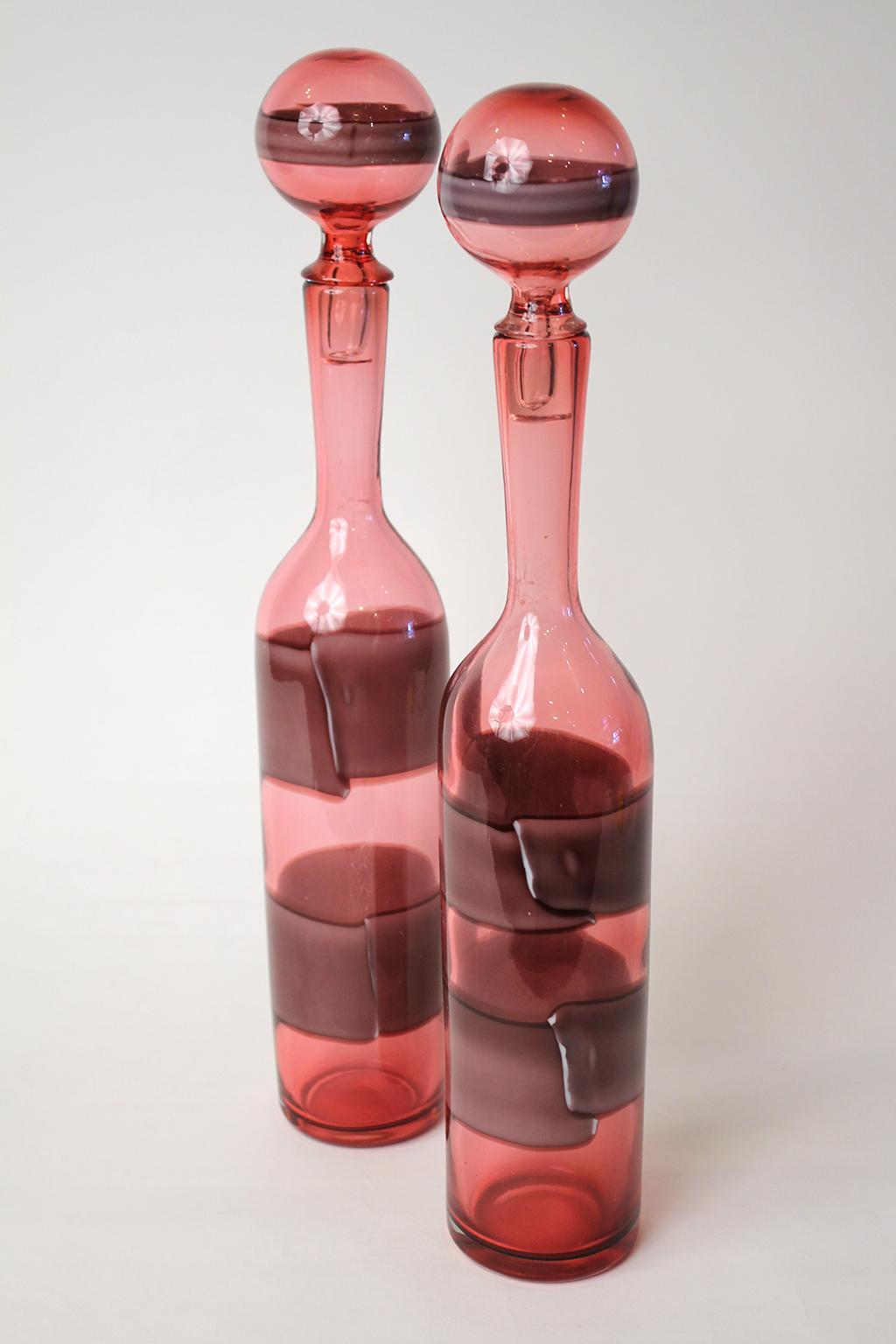 Paar Orizzontali Muranoflaschen mit Stopfen von Fulvio Bianconi Fasce für Venini, Paar (20. Jahrhundert) im Angebot