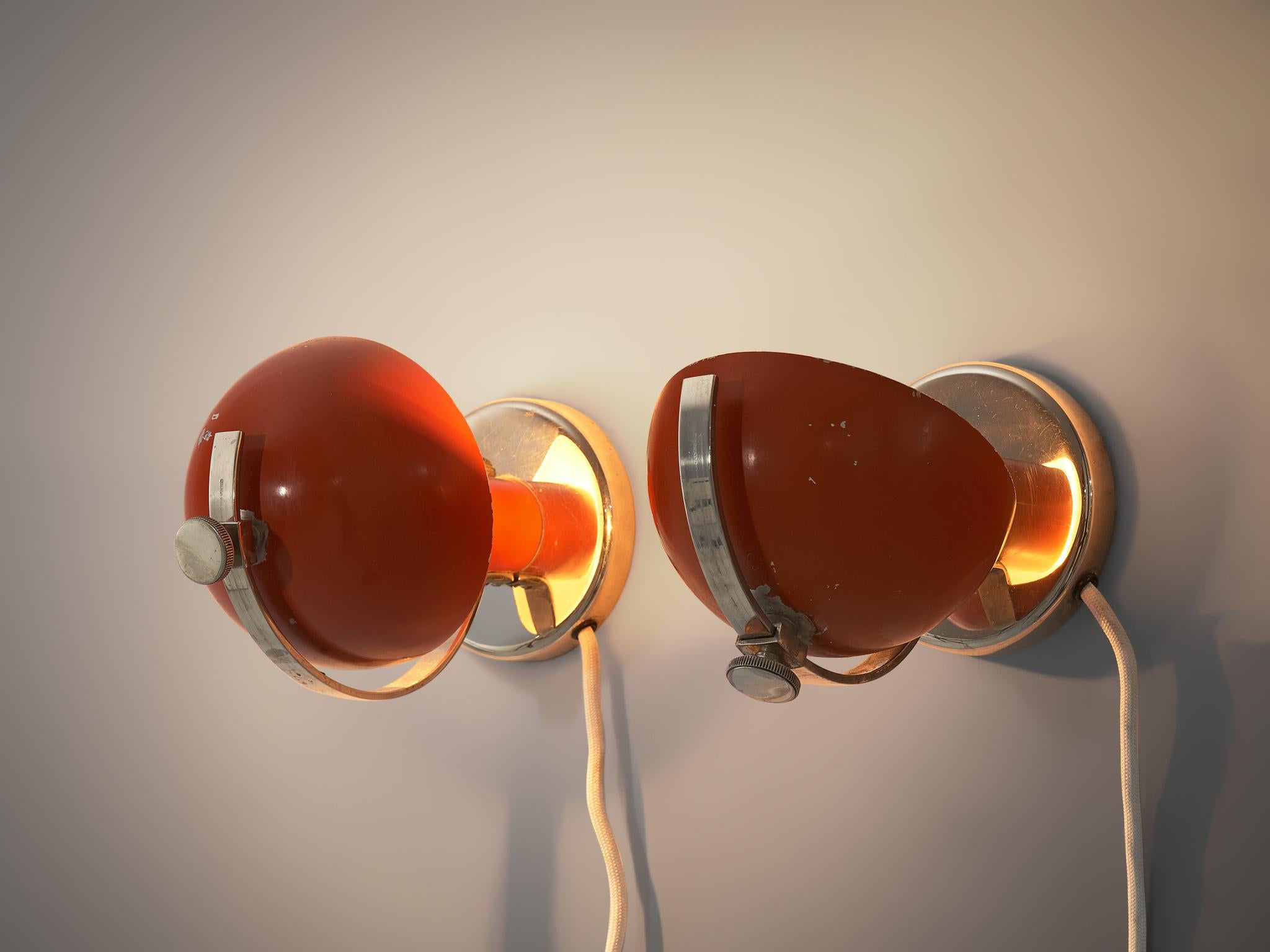 Erik Tidstrand for Nordiska Kompaniet, pair of wall or table lamps, metal, Sweden, 1930s

A refined pair of functionalist wall or table lamps designed by Erik Tidstrand. These lights are produced in Sweden by Nordiska Kompaniet during the 1930s.