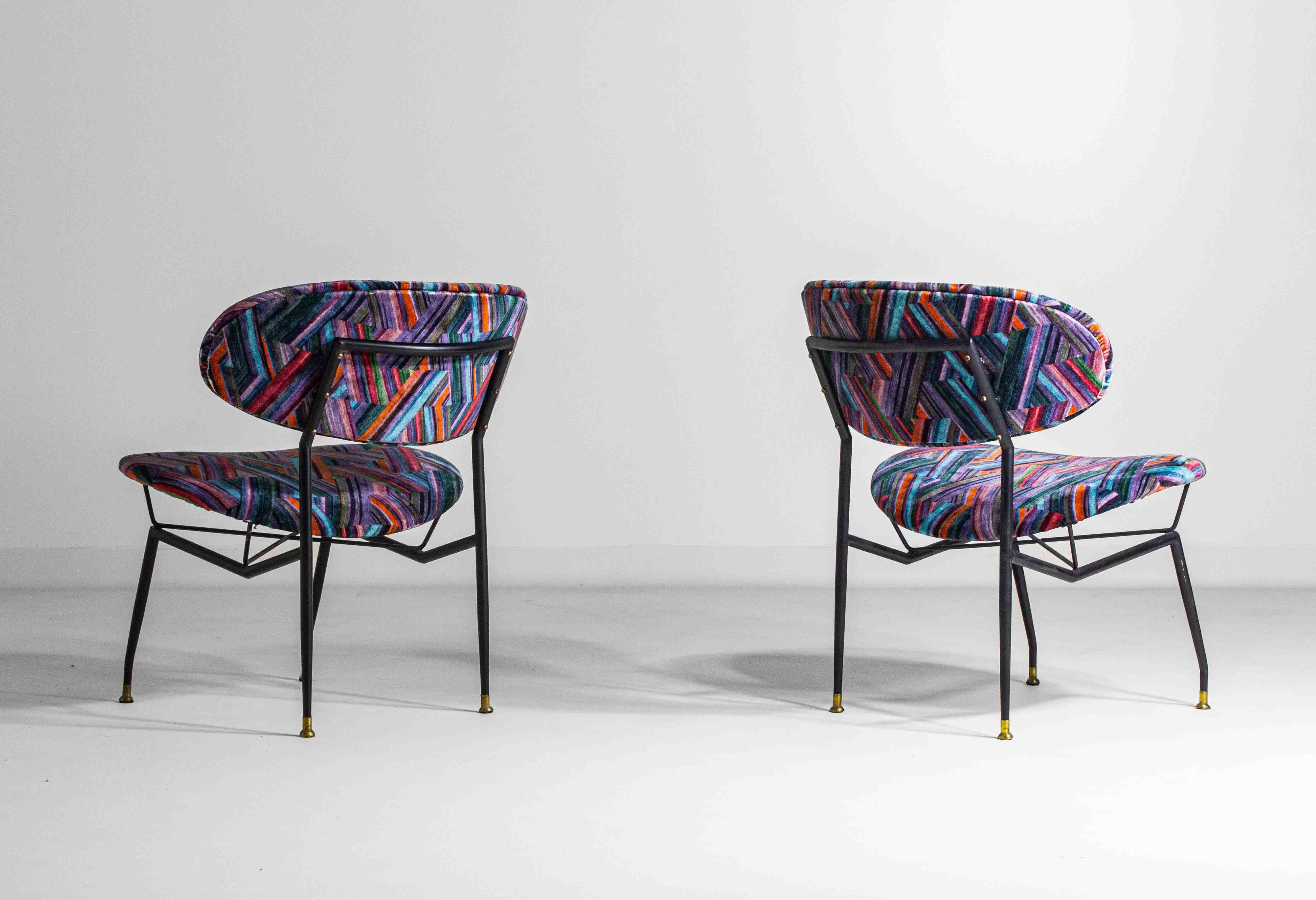 Pair of funky, Italian easy chairs, 1960s 4