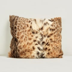 Pelz- und Seidenkissen-Paar