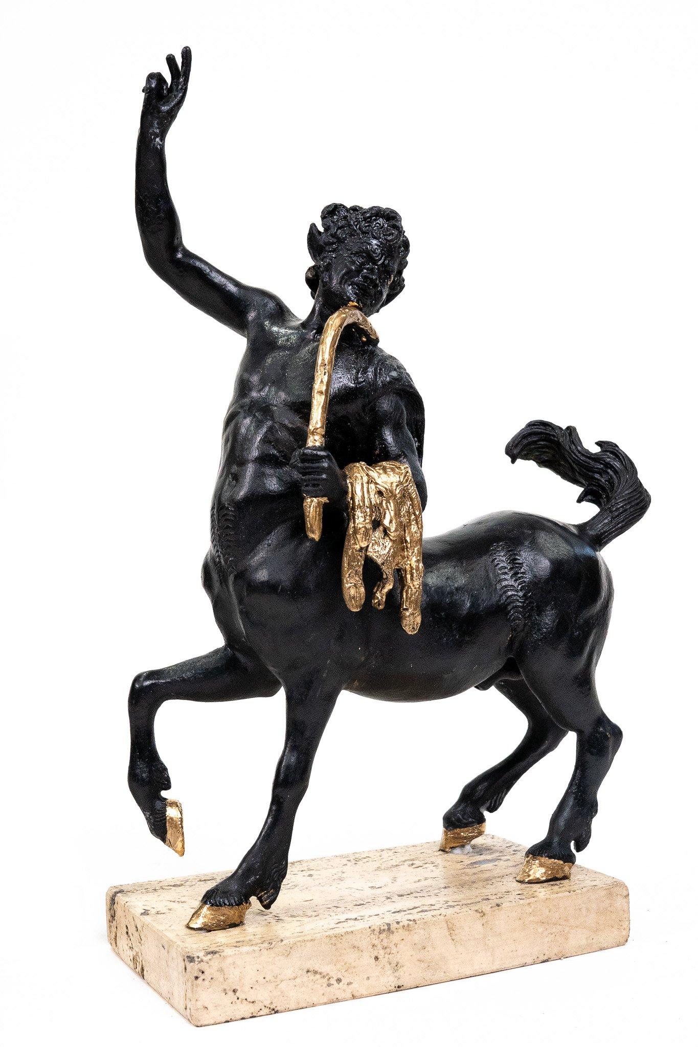 Paire de Centaures Furietti en bronze, avec parties en bronze doré. Paire de bronze en vente 3