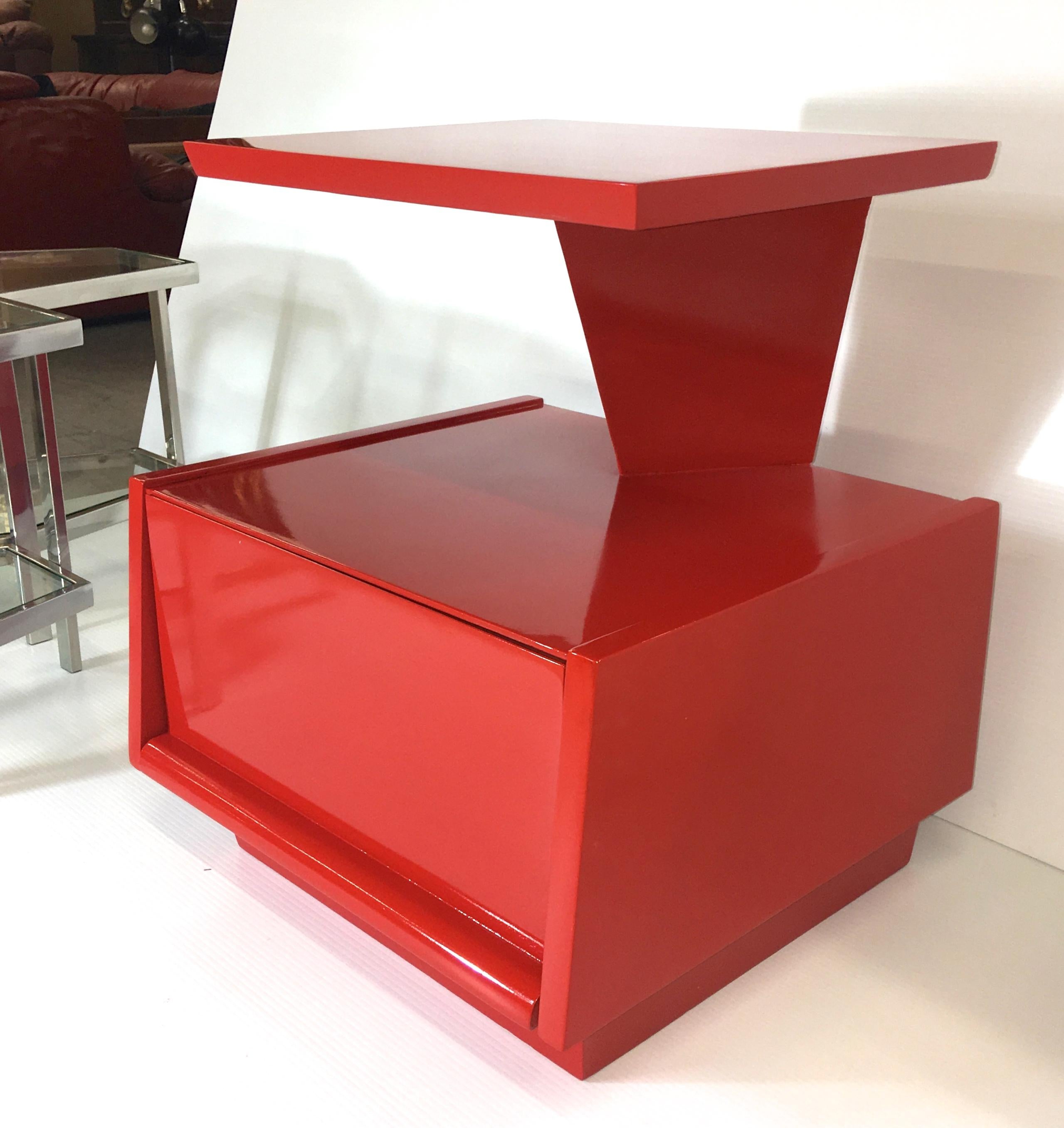 Pair of Futuristic 1950s Lacquered Nightstands by Mengel 4