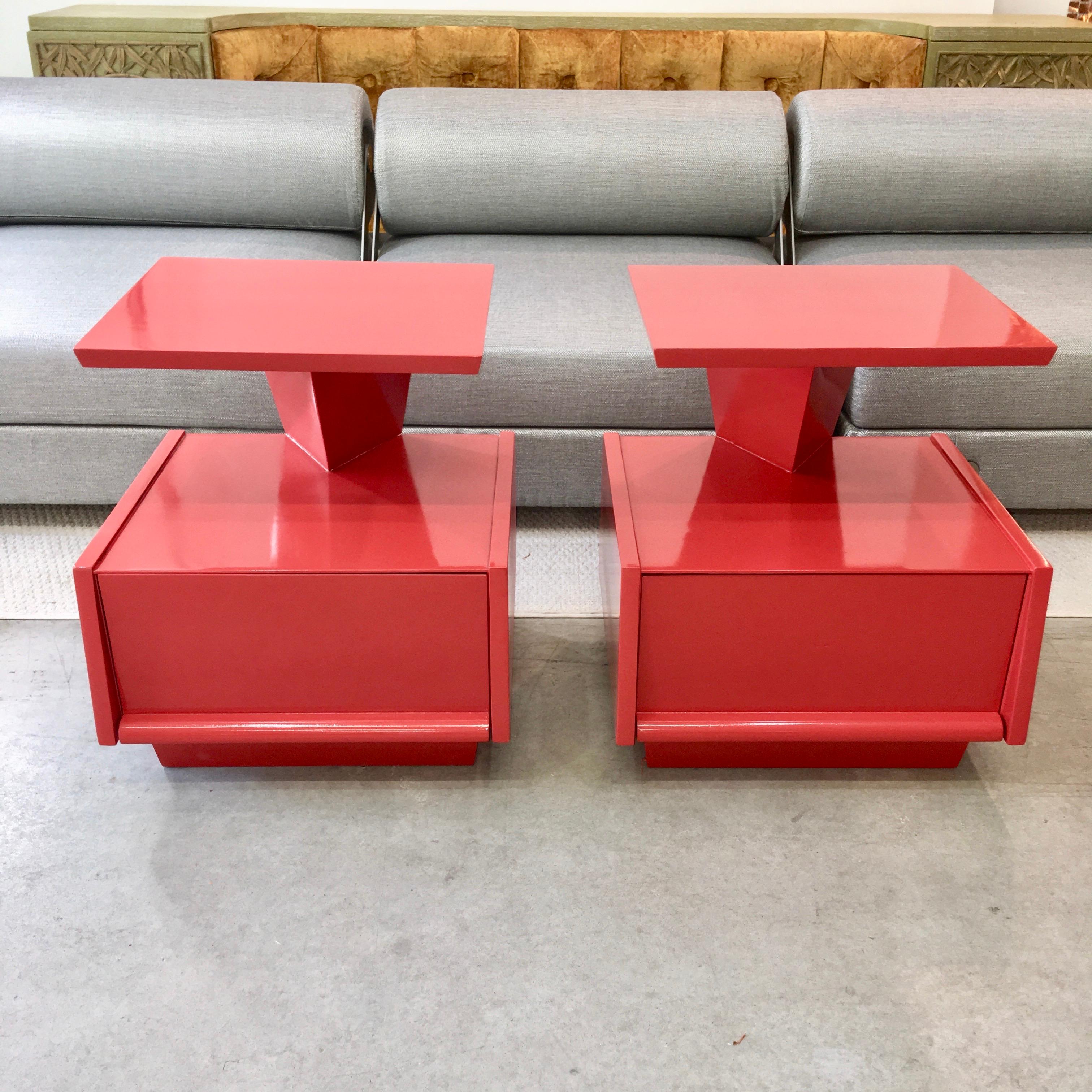 Mid-20th Century Pair of Futuristic 1950s Lacquered Nightstands by Mengel