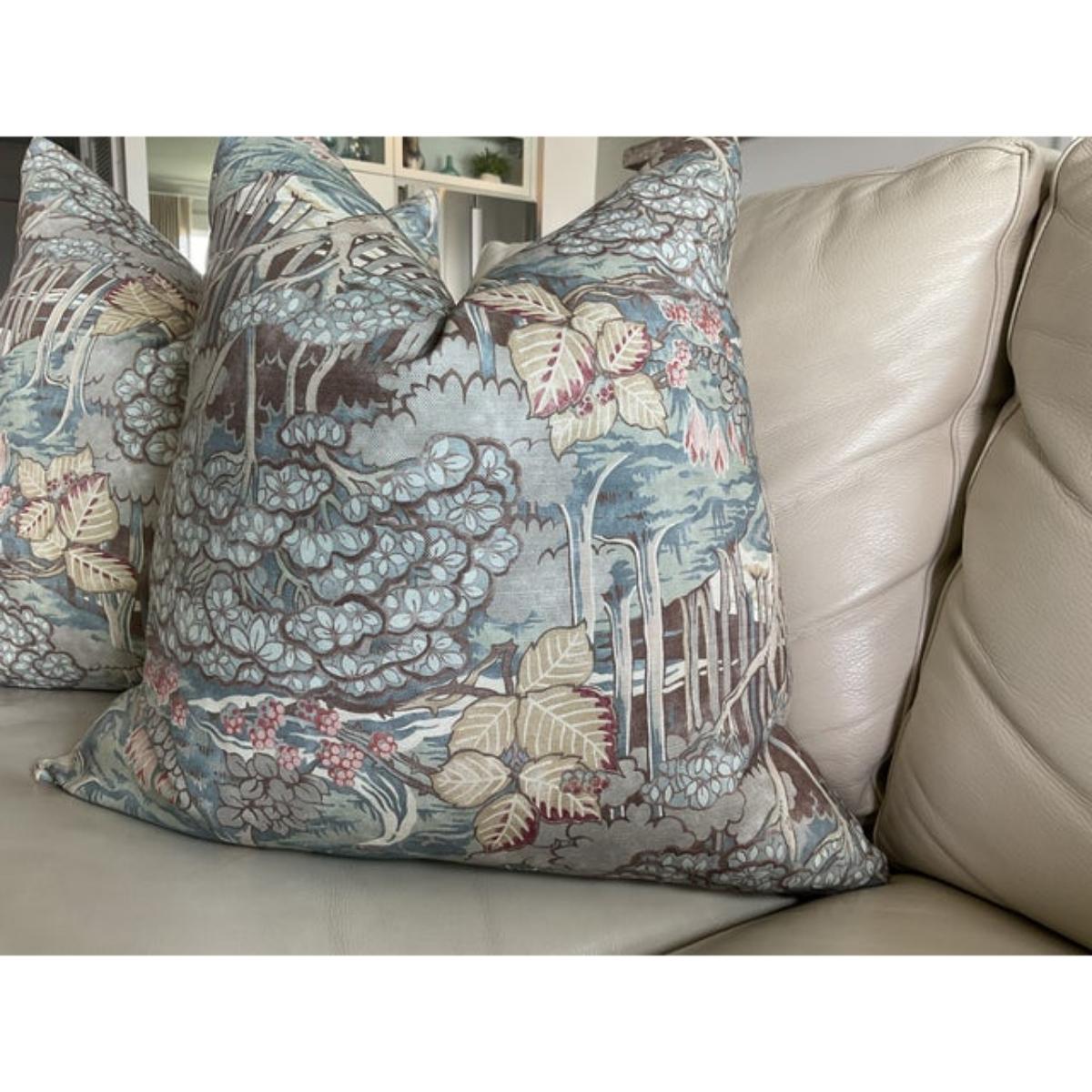 Mid-Century Modern Paire d'oreillers G. P. & J. Baker 