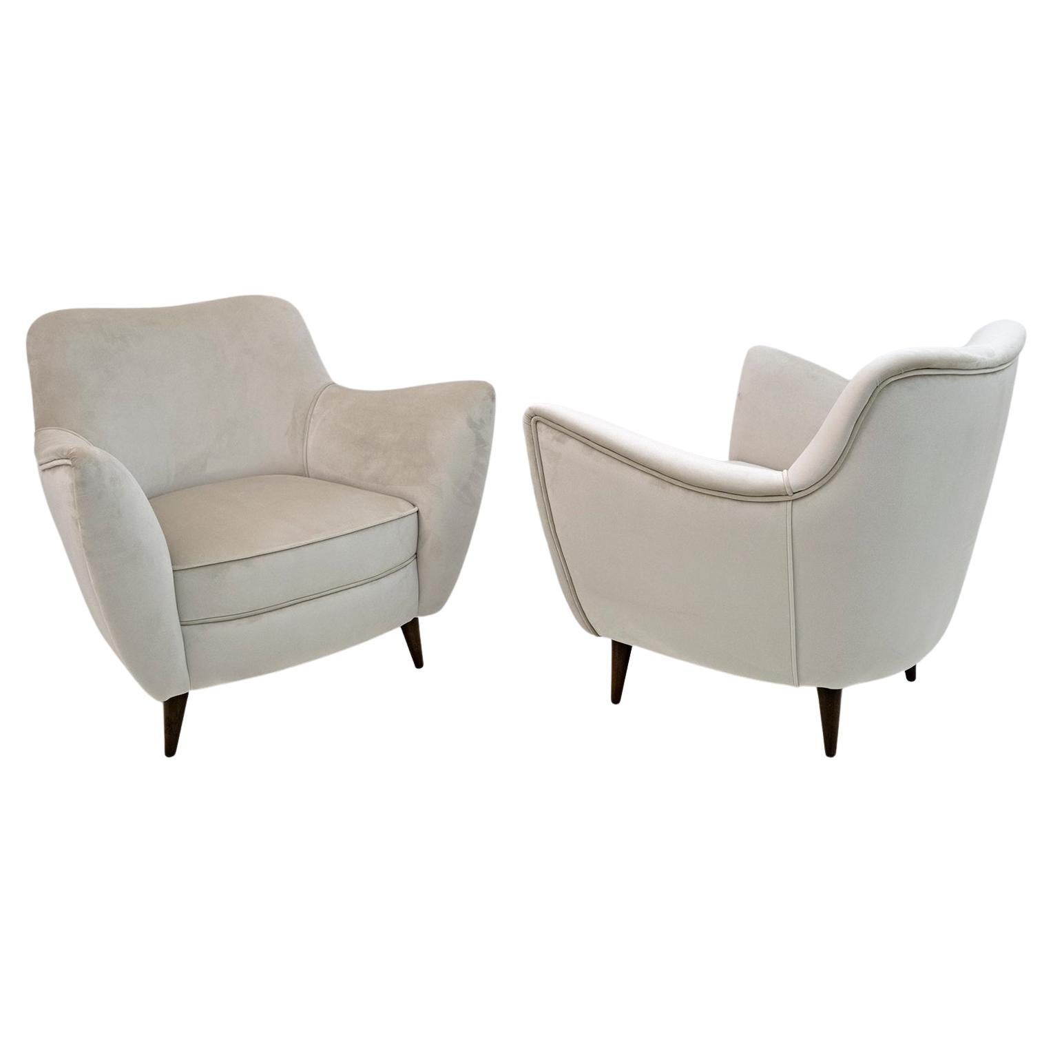 Pair of G. Veronesi Mid-Century Modern Italian Velvet Armchairs by ISA, 1950s