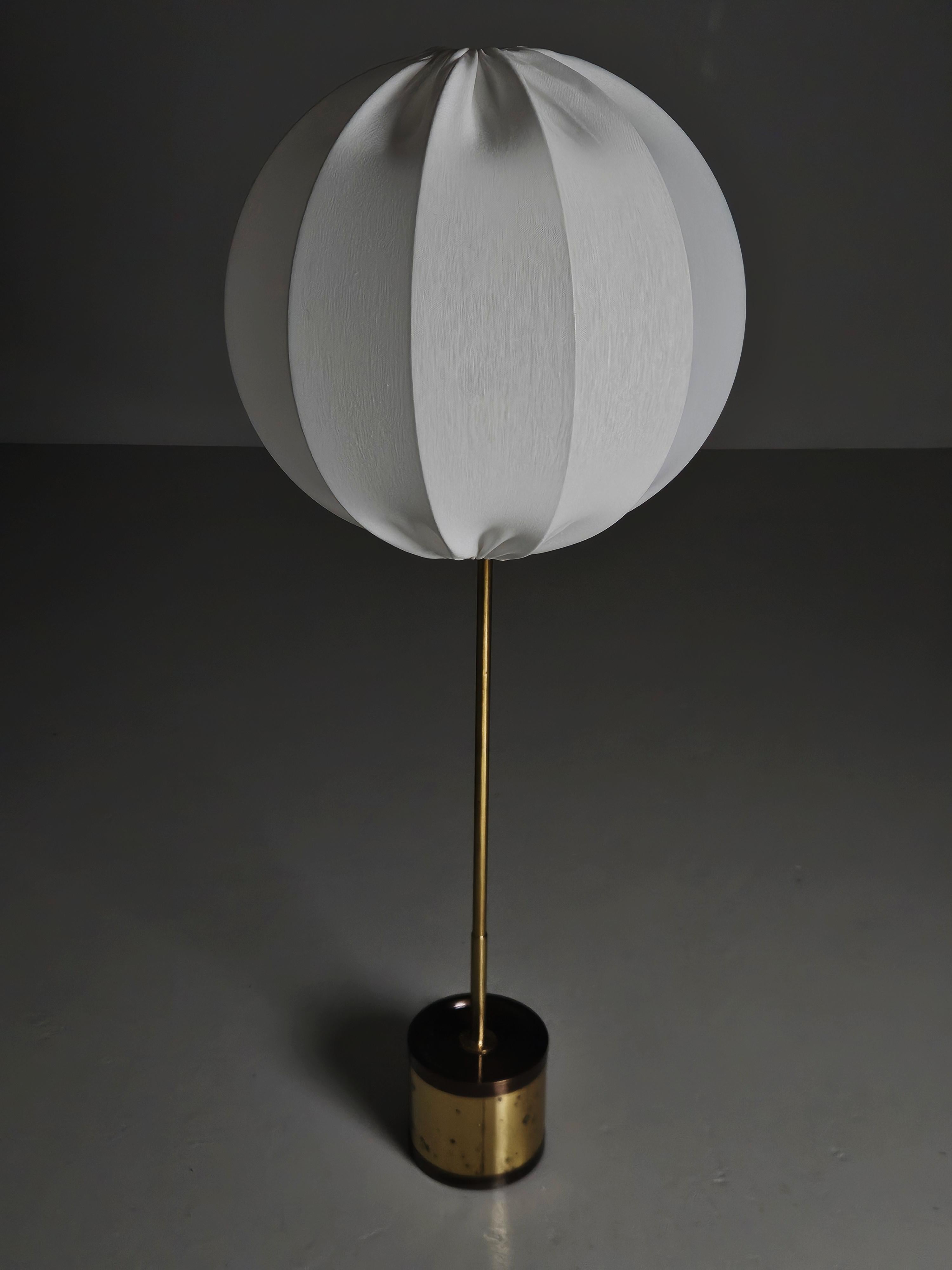 Paire de lampadaires ballon « G123 » de Hans-Agne Jakobsson, Suède, années 1960 en vente 3
