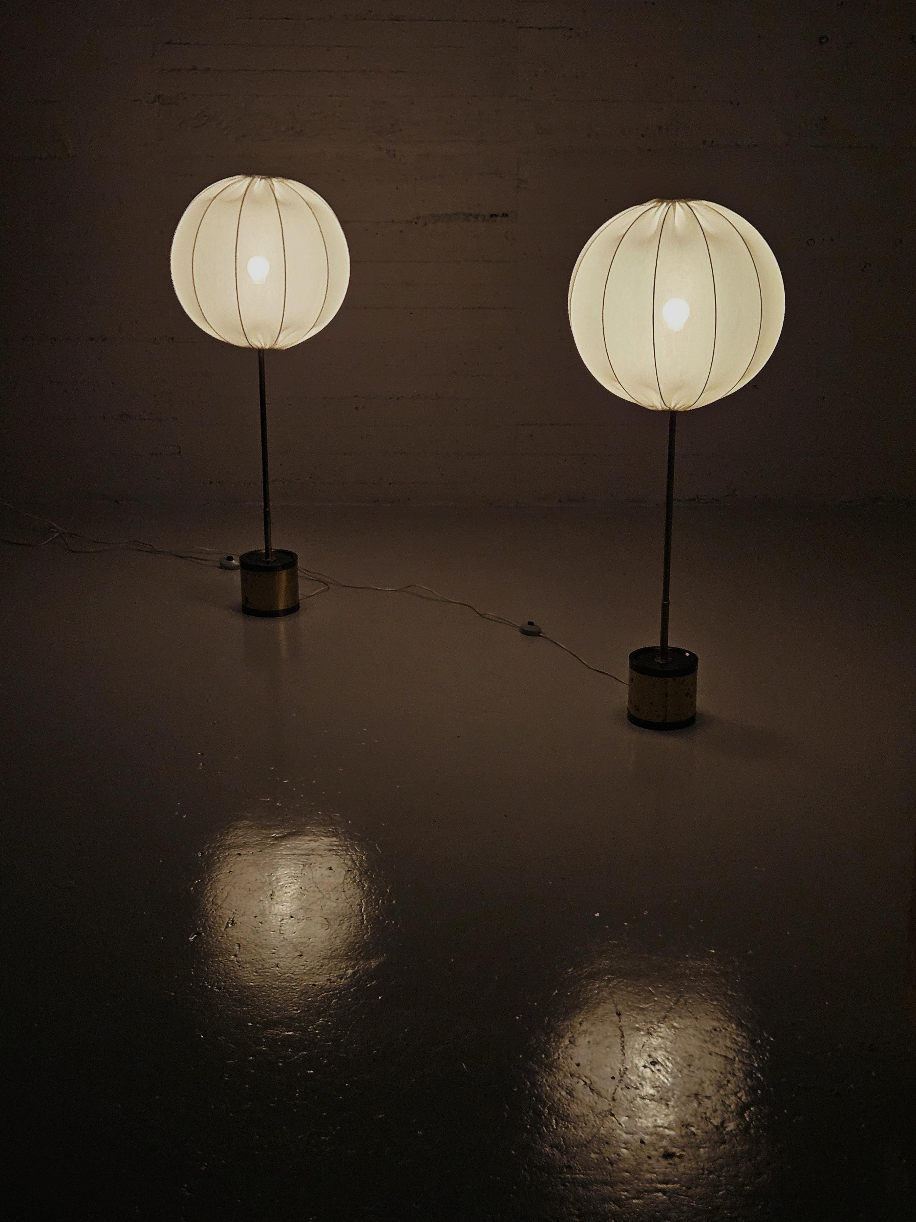 Suédois Paire de lampadaires ballon « G123 » de Hans-Agne Jakobsson, Suède, années 1960 en vente