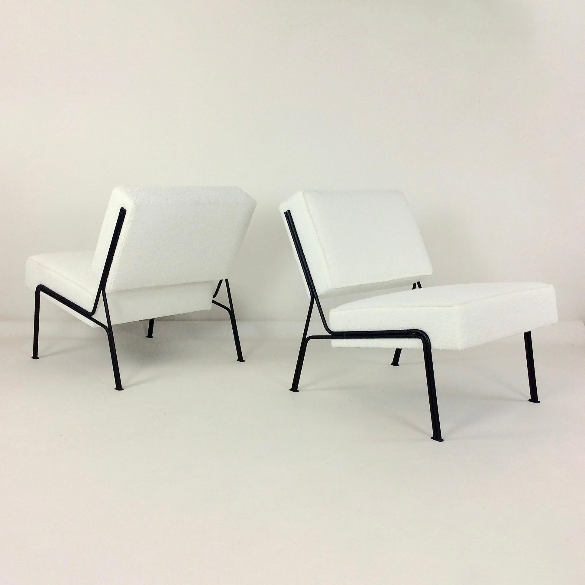 Pair of G2 Chairs By A.R.P. Guariche, Motte, Mortier for Airborne, 1953, France. For Sale 2