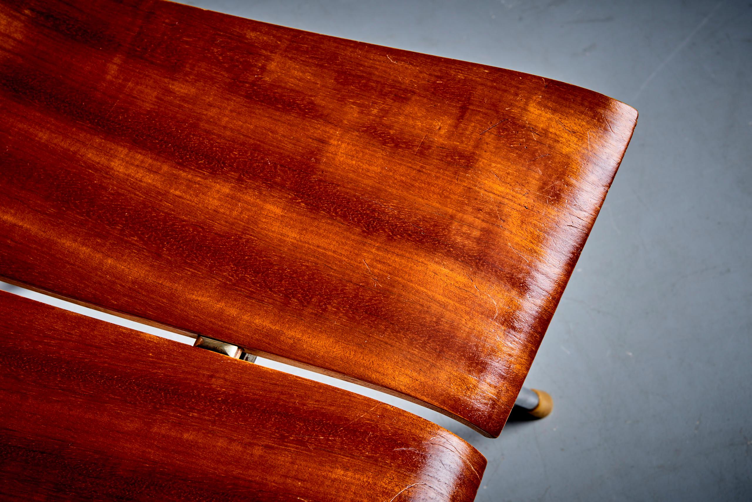 Suisse Paire de chaises GA de Hans Bellmann en vente
