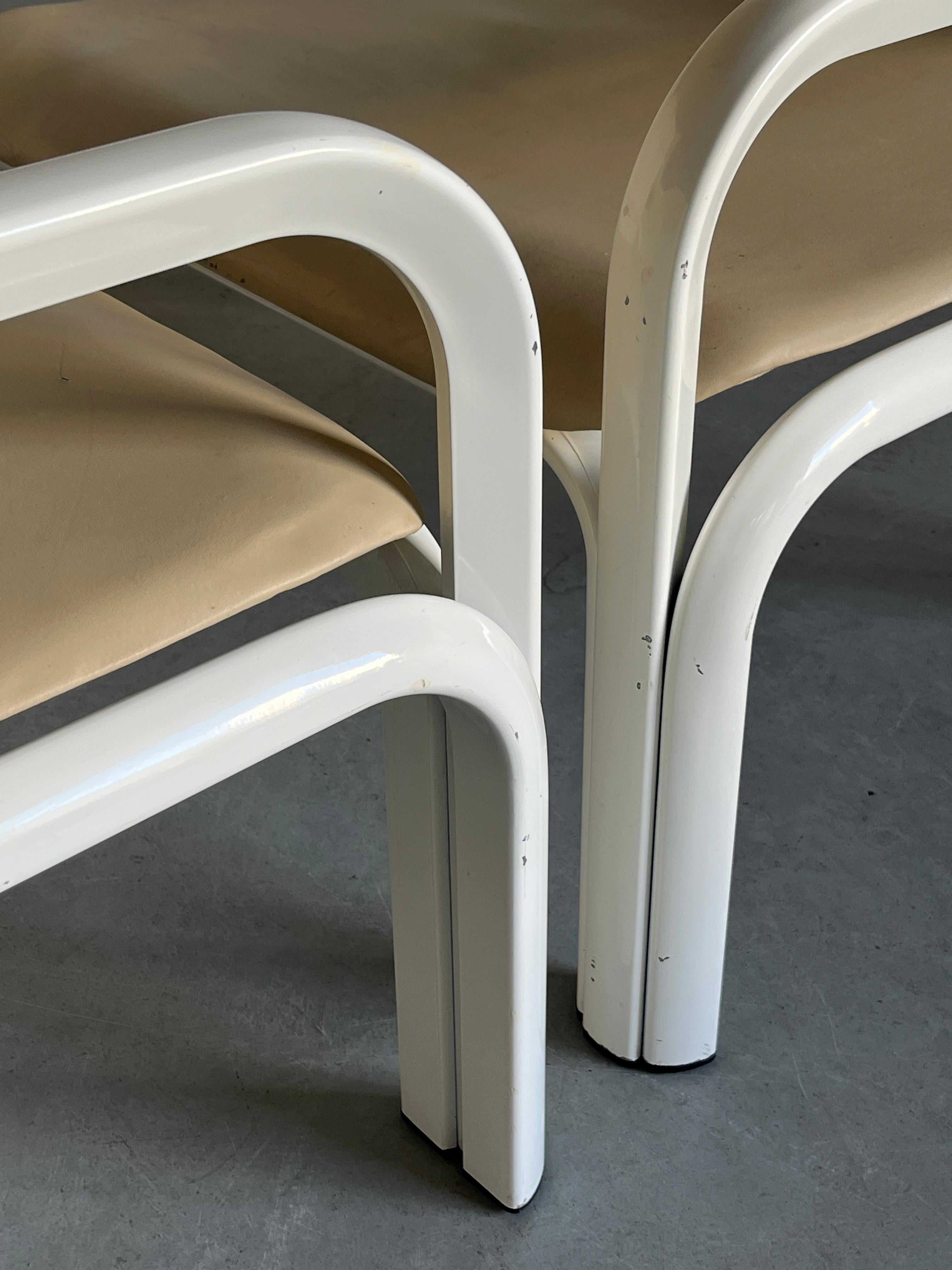 Pair of Gae Aulenti '54L' Armchairs for Knoll International, Beige Leather, 70s For Sale 1