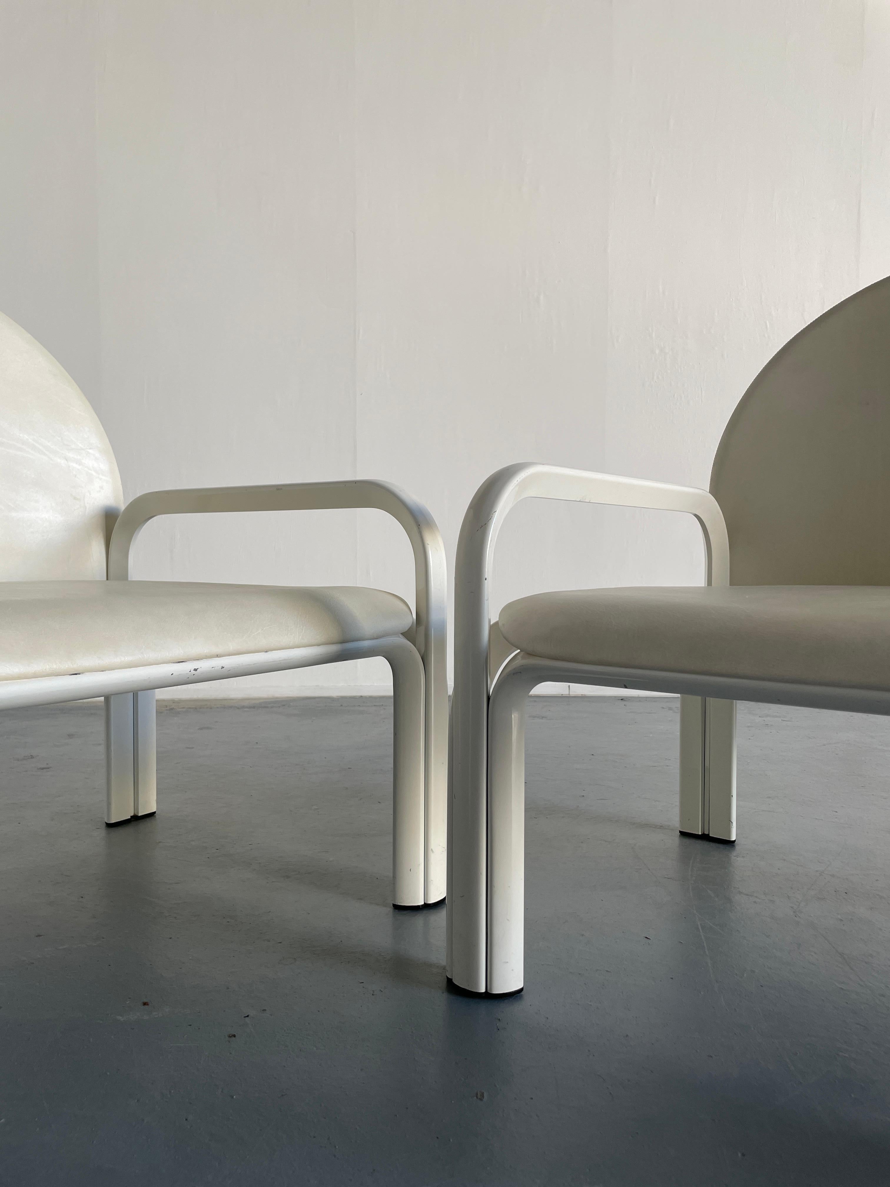 Pair of Gae Aulenti '54L' White Edition Armchairs for Knoll International, 1970s 5