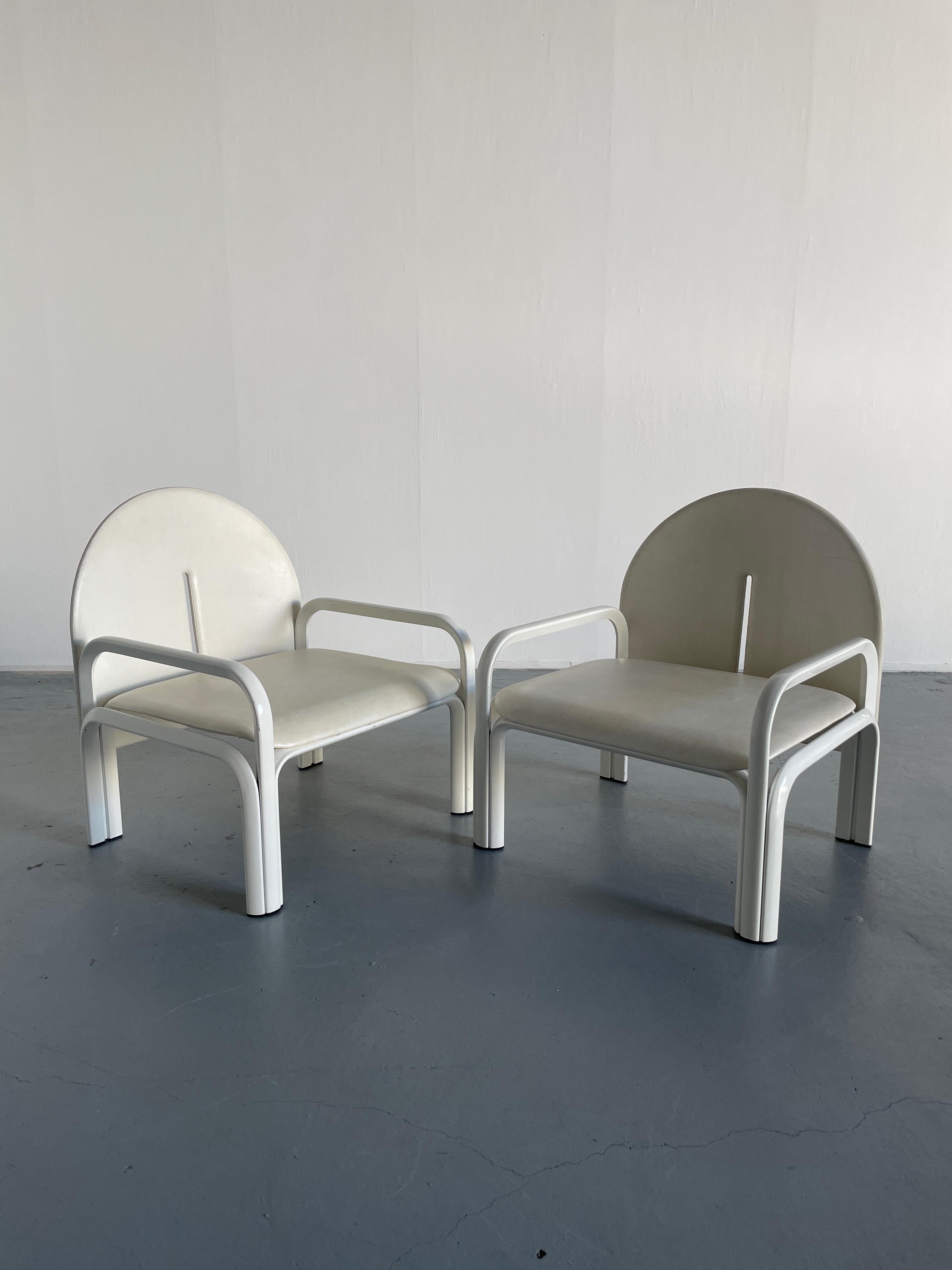 Exceptionally rare and collectible, armchairs, model '54L' designed by Gae Aulenti for Knoll International. Late 1970s production, in a even more rare, all white edition.

Iconic design of the 20th century.

Metal structure and leather upholstered