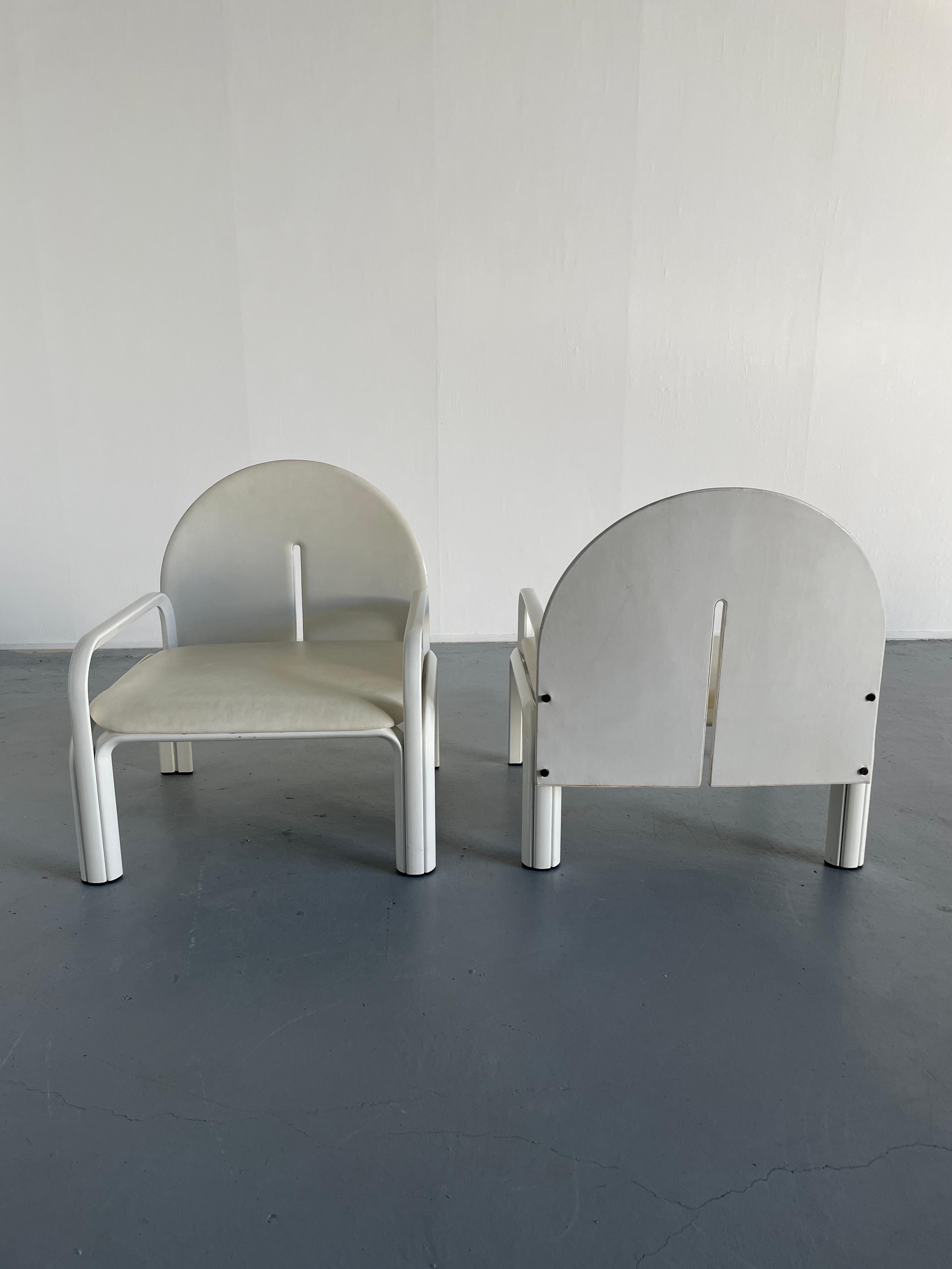 Paar Gae Aulenti '54L' Sessel in weißer Auflage für Knoll International, 1970er Jahre (Moderne der Mitte des Jahrhunderts)