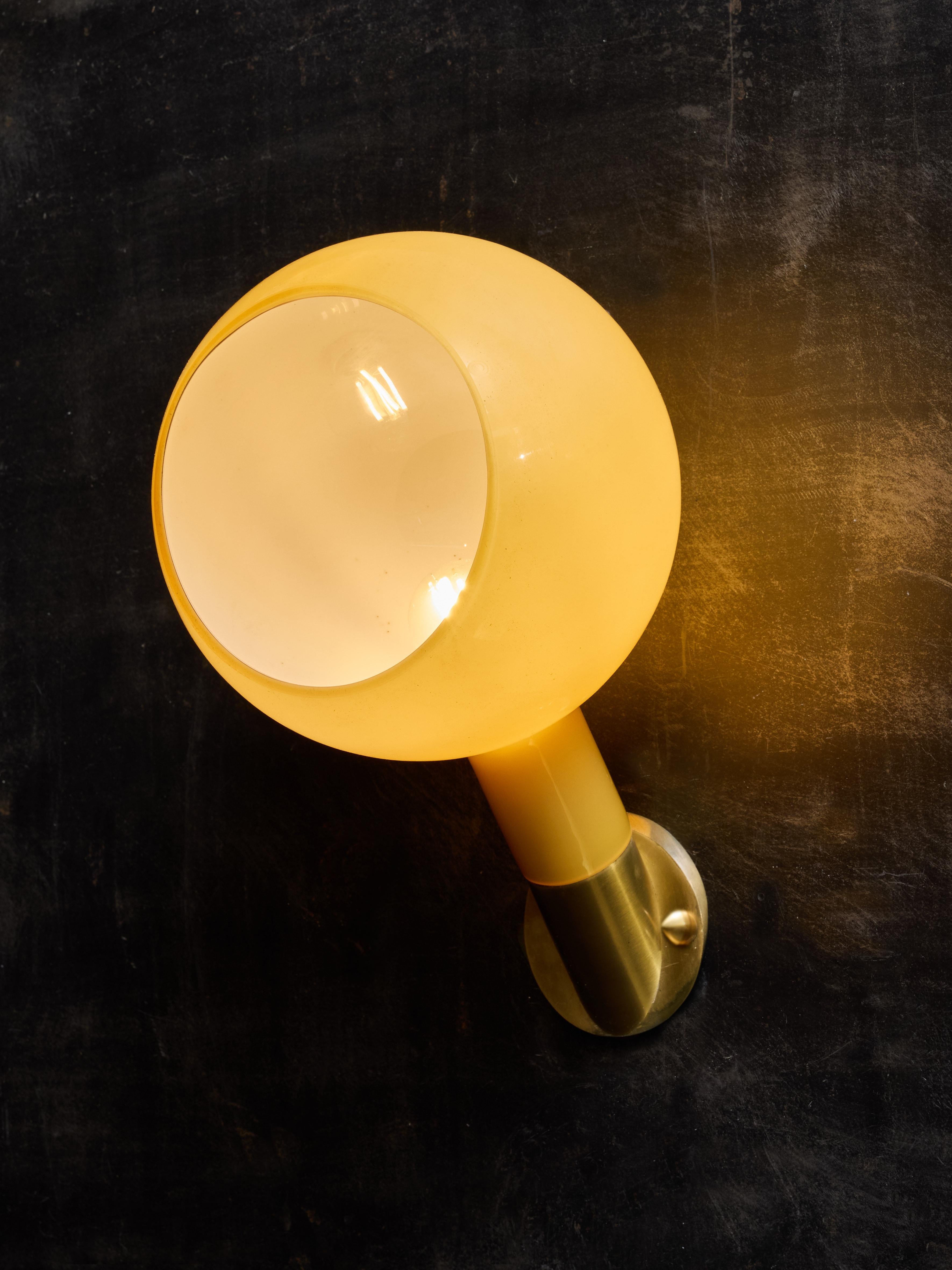 Late 20th Century Pair of Gae Aulenti and Piero Castiglioni for Fontana Arte Wall Sconces