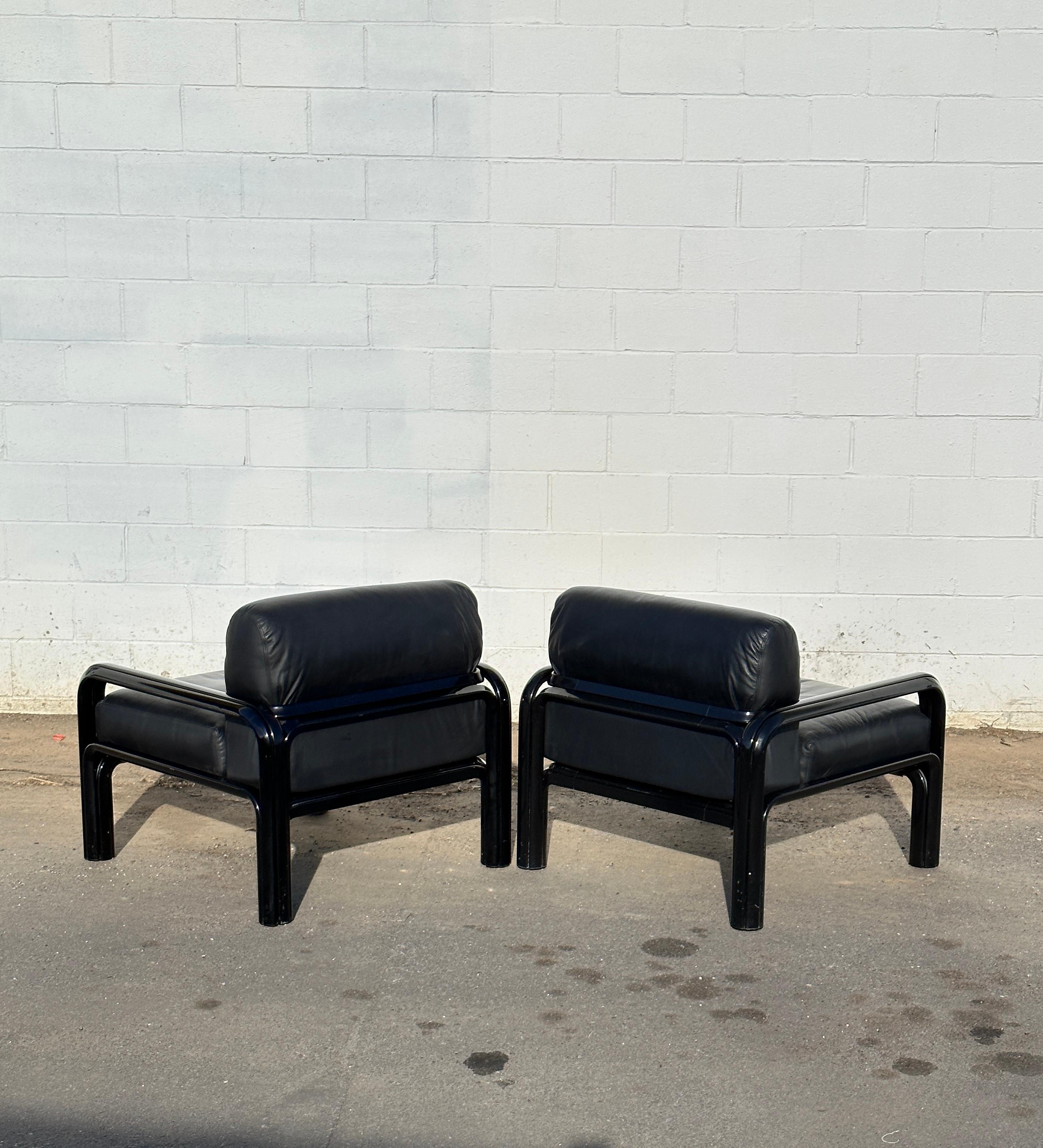 Pair of Gae Aulenti Black Leather Lounge Chairs for Knoll, Marked In Good Condition In Asheville, NC