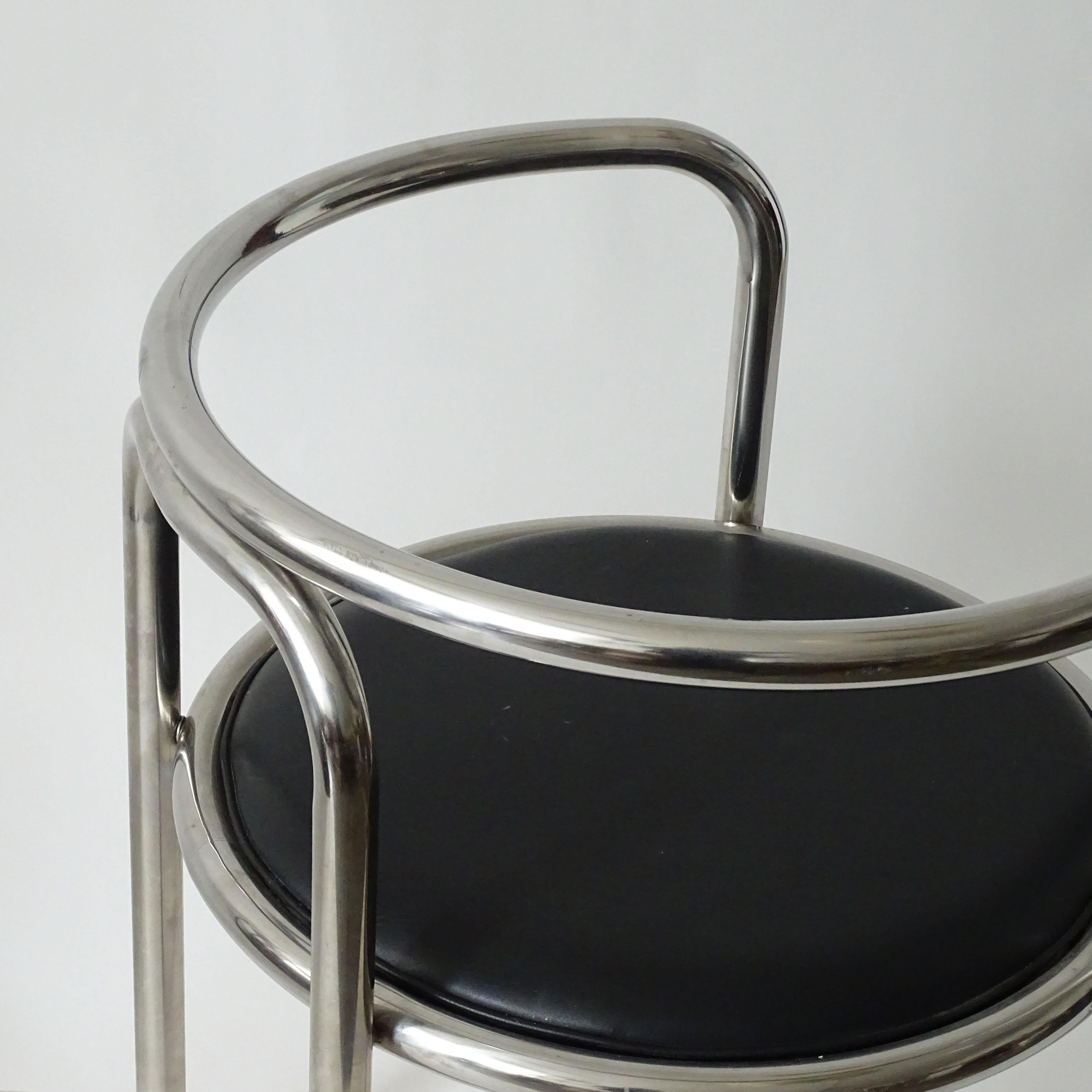 italien Paire de fauteuils Gae Aulenti Chrome Locus Solus. Italie années 1960 en vente