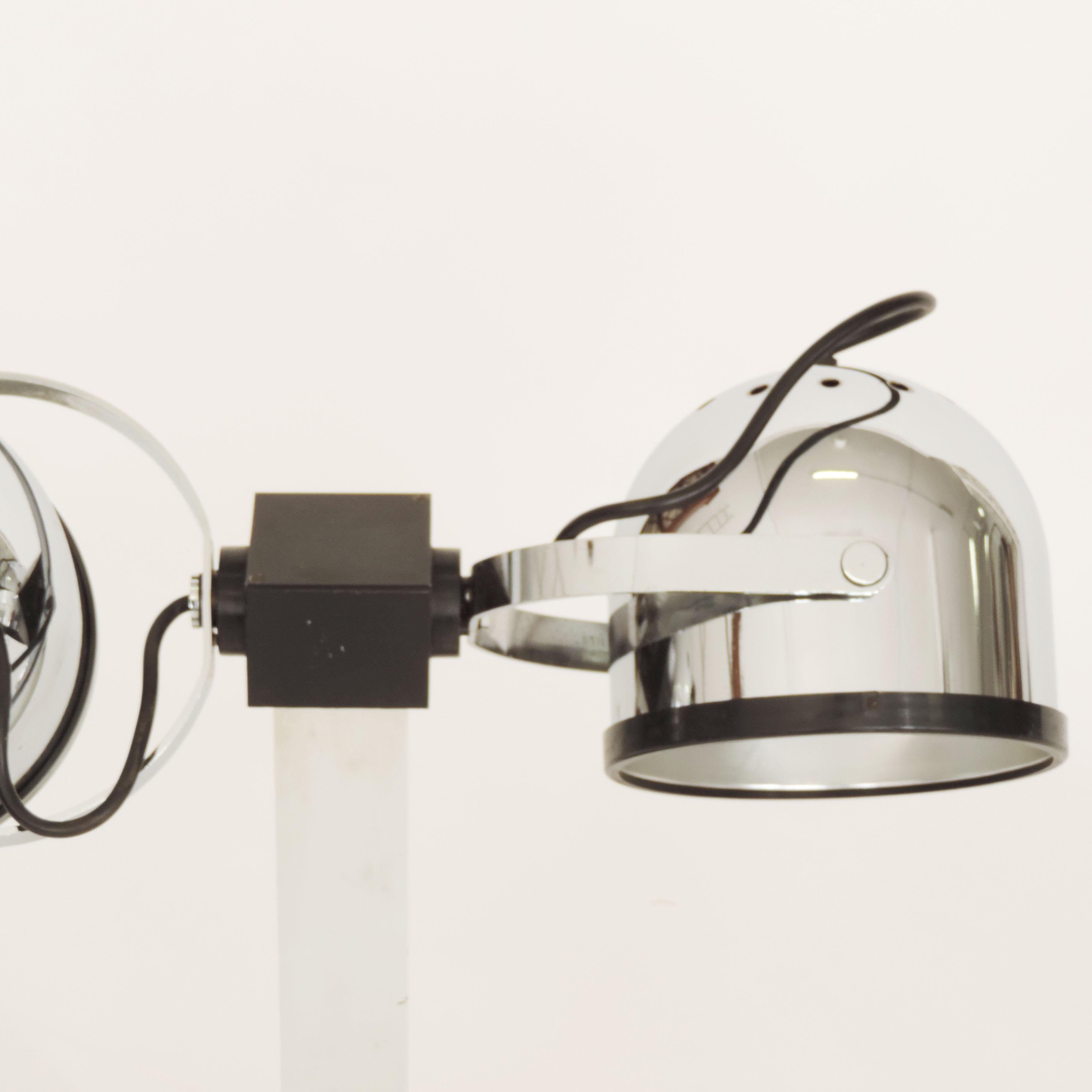 Modern Pair of Gae Aulenti & Livio Castiglioni Trepiù Table Lamps for Stilnovo, 1972 For Sale