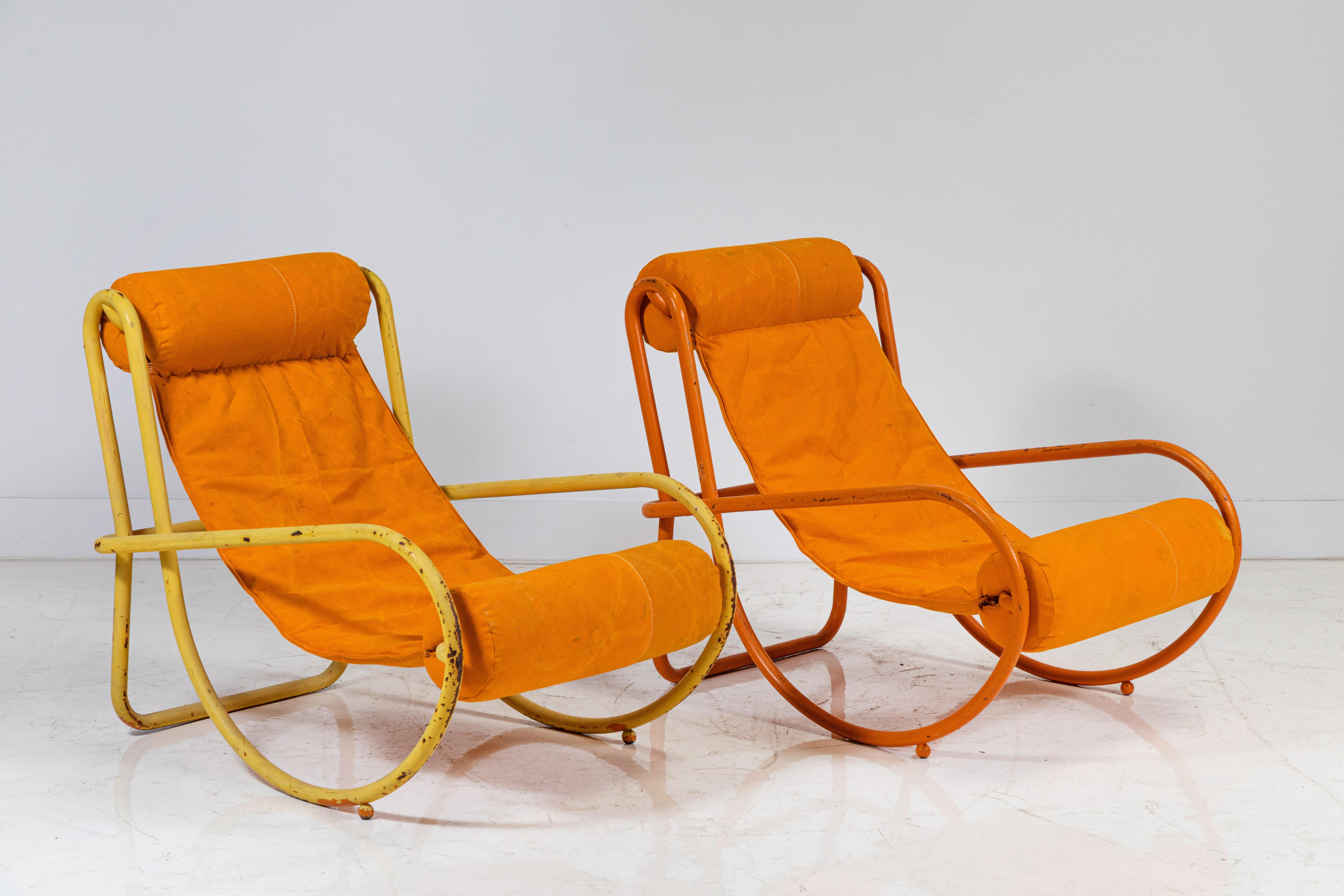 Pair of Gae Aulenti Locus Solus Lounge Chairs in Orange Tent Canvas (Italienisch)