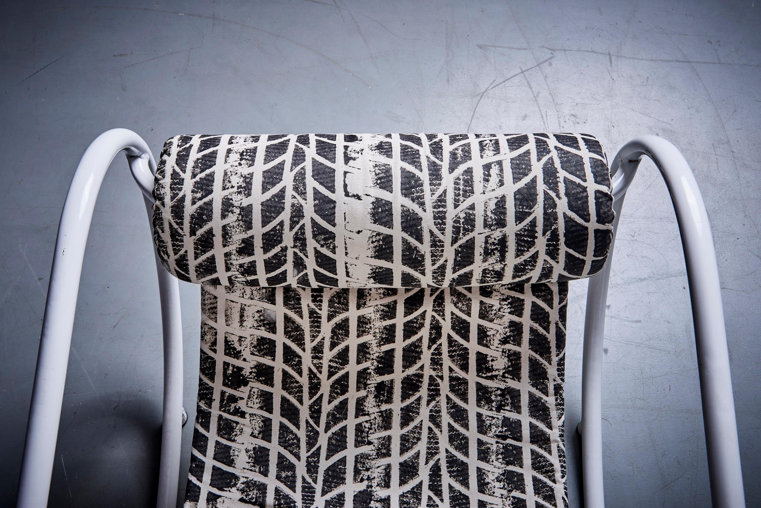 Métal Paire de chaises longues Gae Aulenti Curated by Michael Sailstorfer en vente