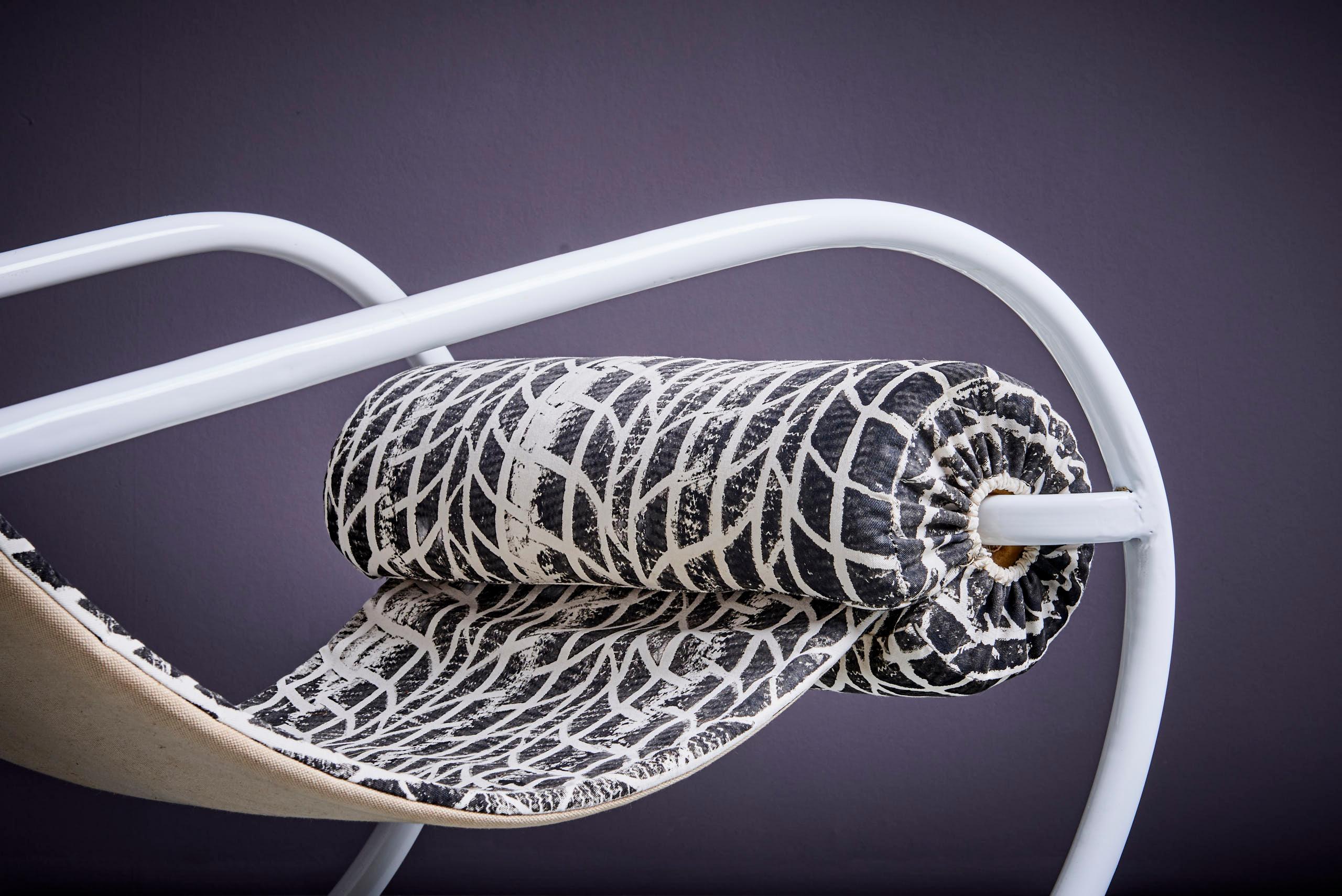 Paire de chaises longues Gae Aulenti Curated by Michael Sailstorfer en vente 1