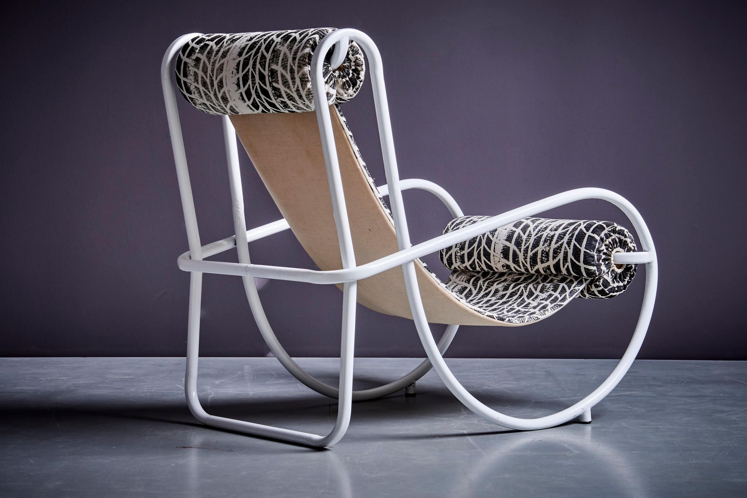 Paire de chaises longues Gae Aulenti Curated by Michael Sailstorfer en vente 2