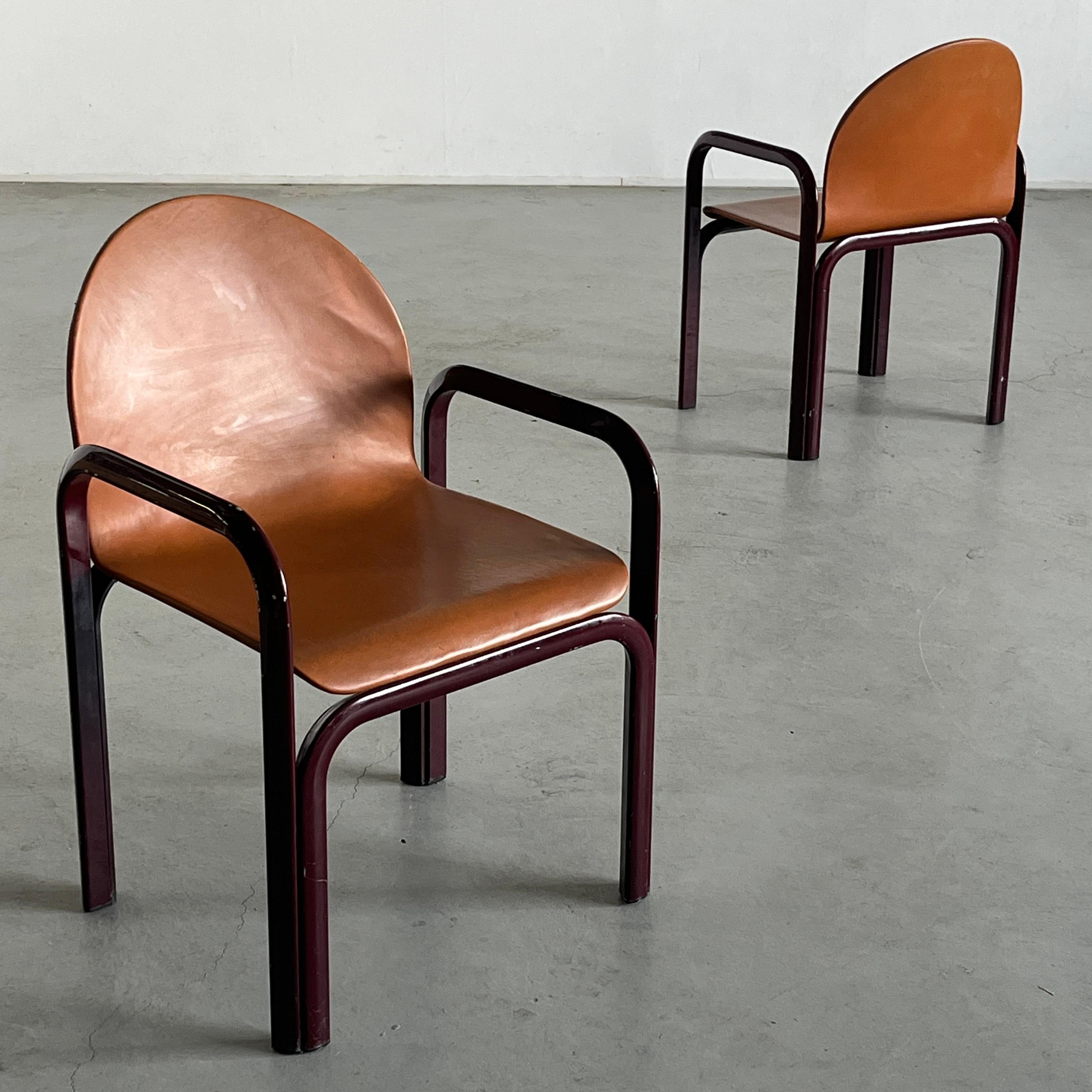 Ein Paar Gae Aulenti 'Orsay' Sessel für Knoll International in Cognac Leder (Moderne der Mitte des Jahrhunderts) im Angebot