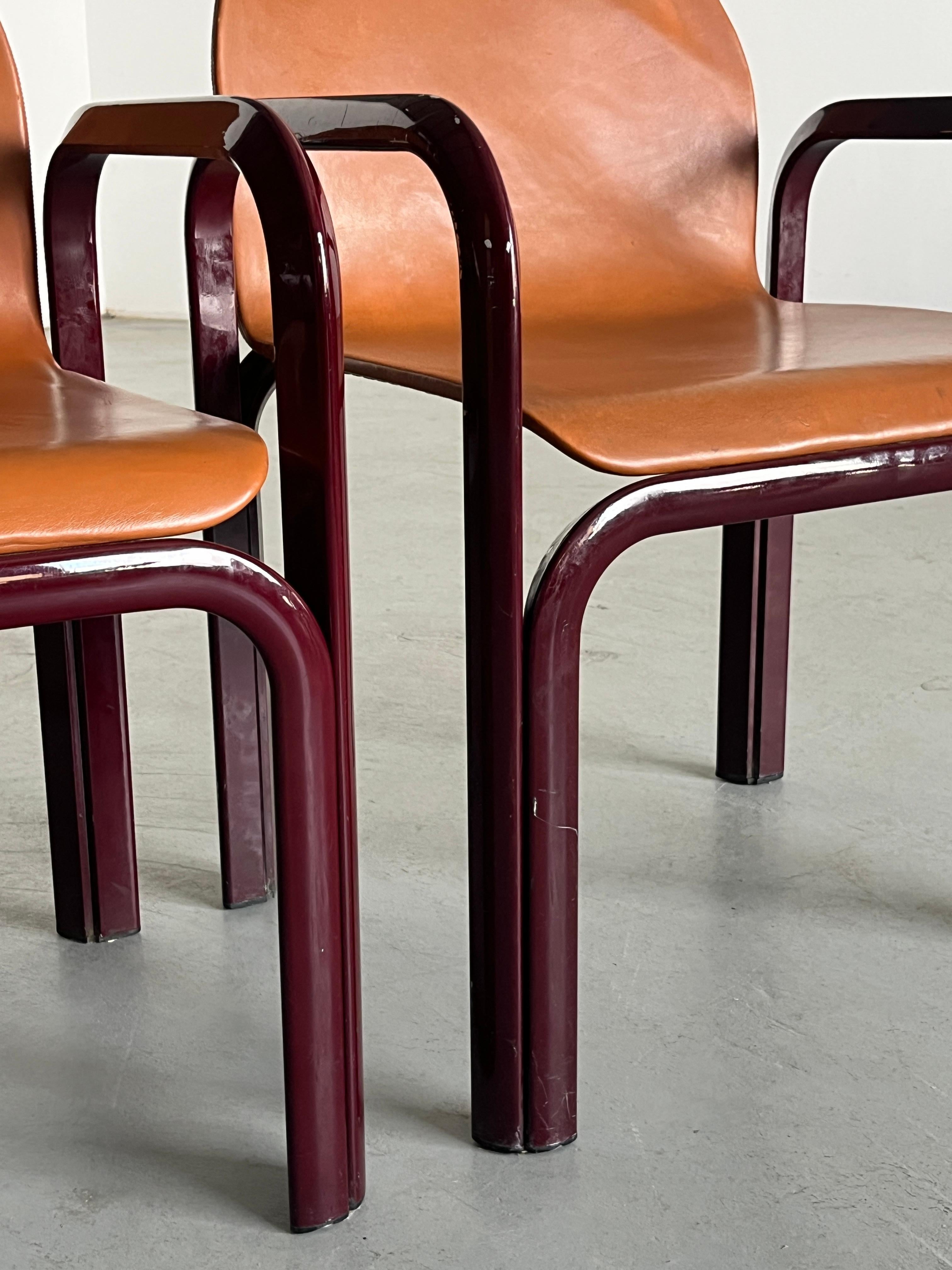 Ein Paar Gae Aulenti 'Orsay' Sessel für Knoll International in Cognac Leder (Metall) im Angebot