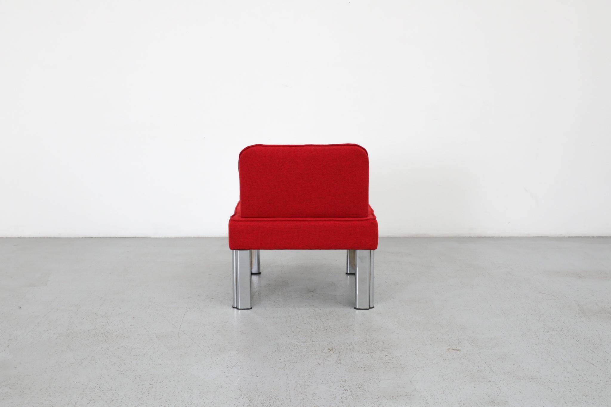 Pareja de sillones de salón sin brazos rojos MOD bajos estilo Gae Aulenti con patas de aluminio en venta 5