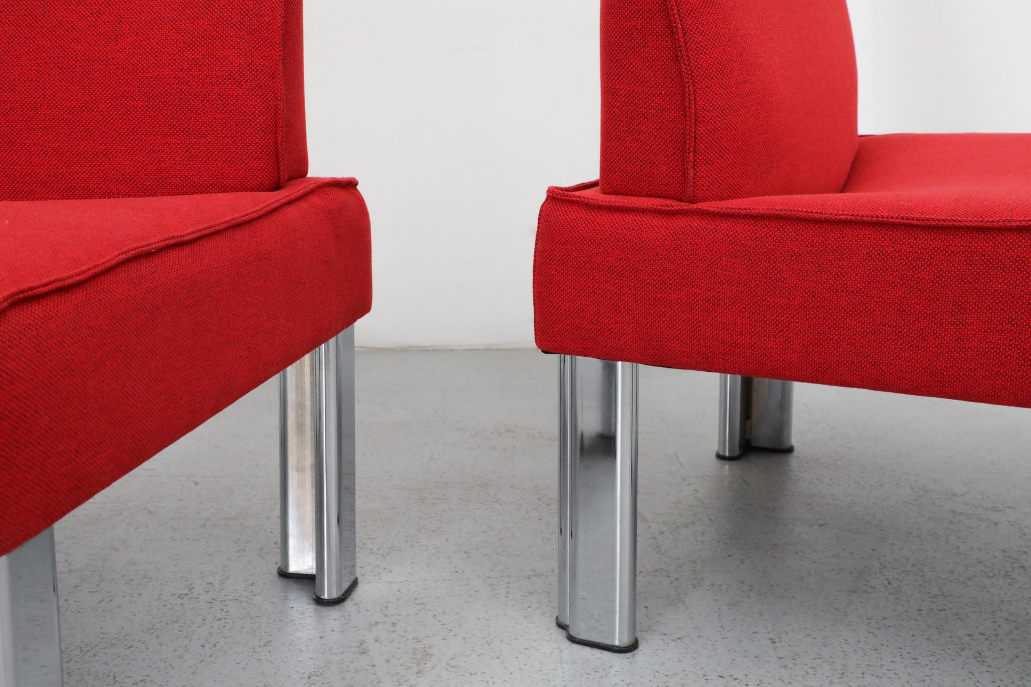 Pareja de sillones de salón sin brazos rojos MOD bajos estilo Gae Aulenti con patas de aluminio en venta 8