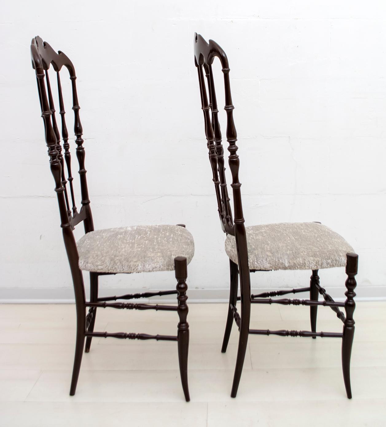 Pair of Gaetano Descalzi Midcentury Italian Chiavari High Back Chairs, 1950s In Good Condition For Sale In Puglia, Puglia