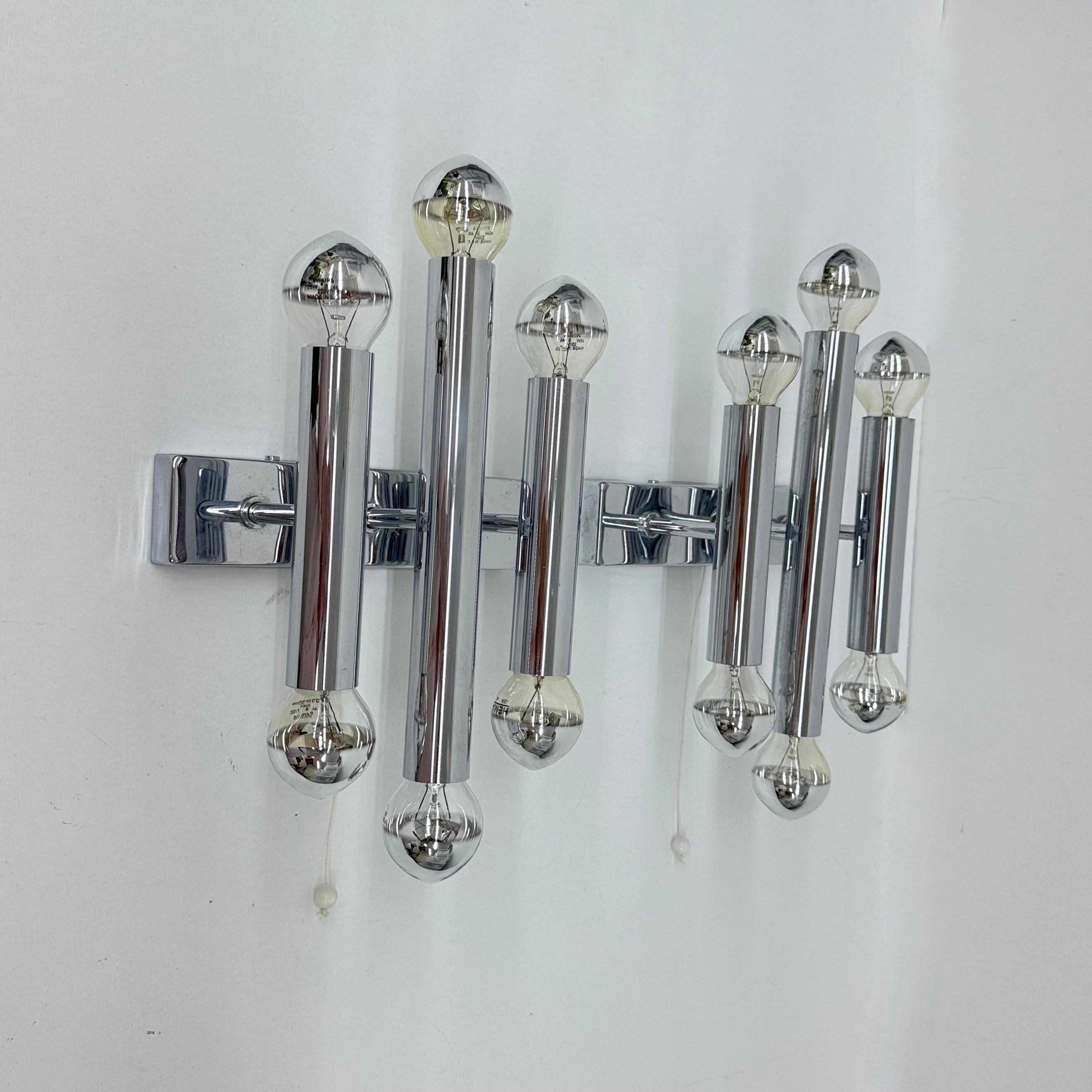 Paar Gaetano Sciolari Wandlampen Leuchter Chrom Röhren, 1970er Jahre im Zustand „Gut“ im Angebot in Delft, NL