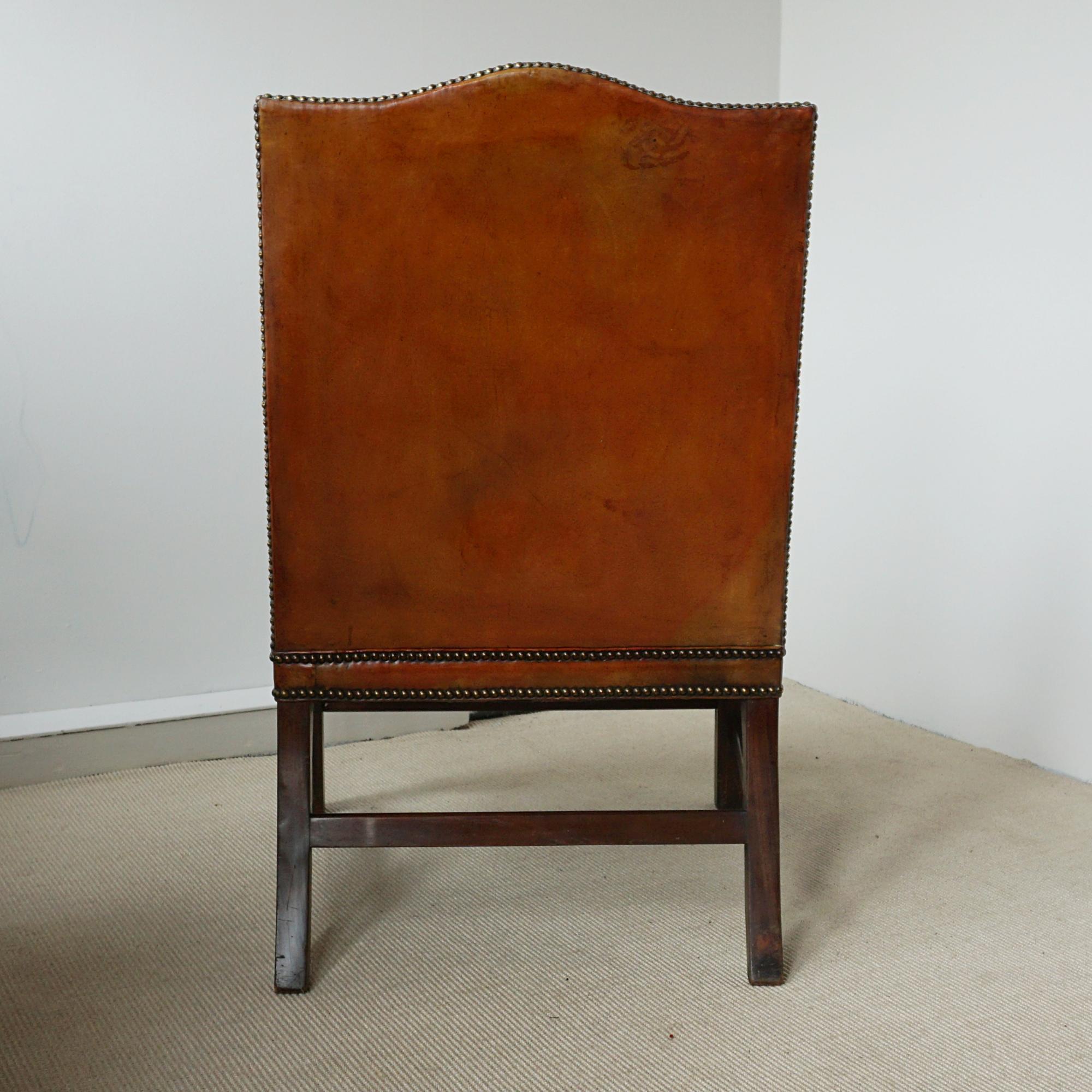 Paire de fauteuils de la bibliothèque de Gainsborough anglais, vers 1890 en vente 5
