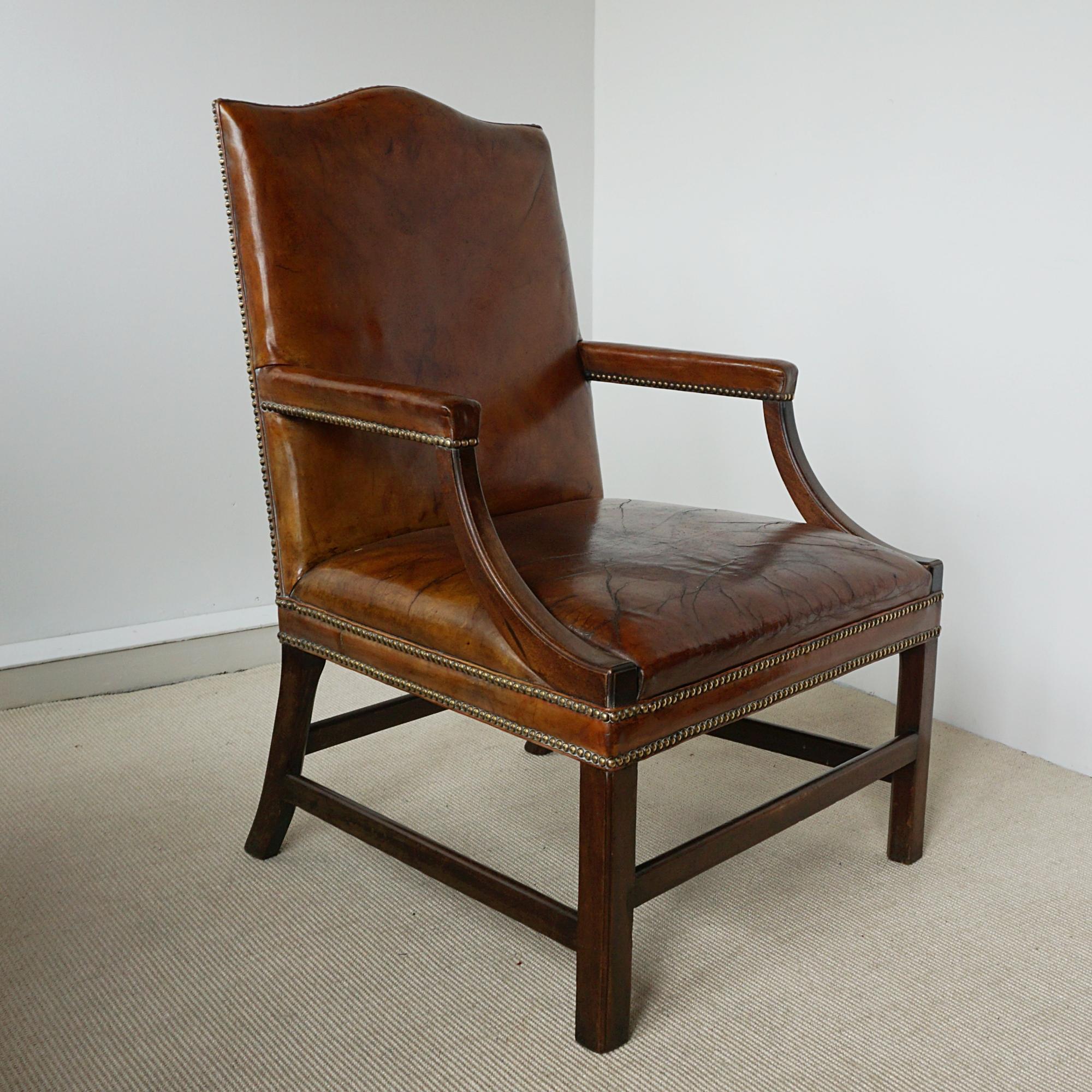 Paire de fauteuils de la bibliothèque de Gainsborough anglais, vers 1890 en vente 2