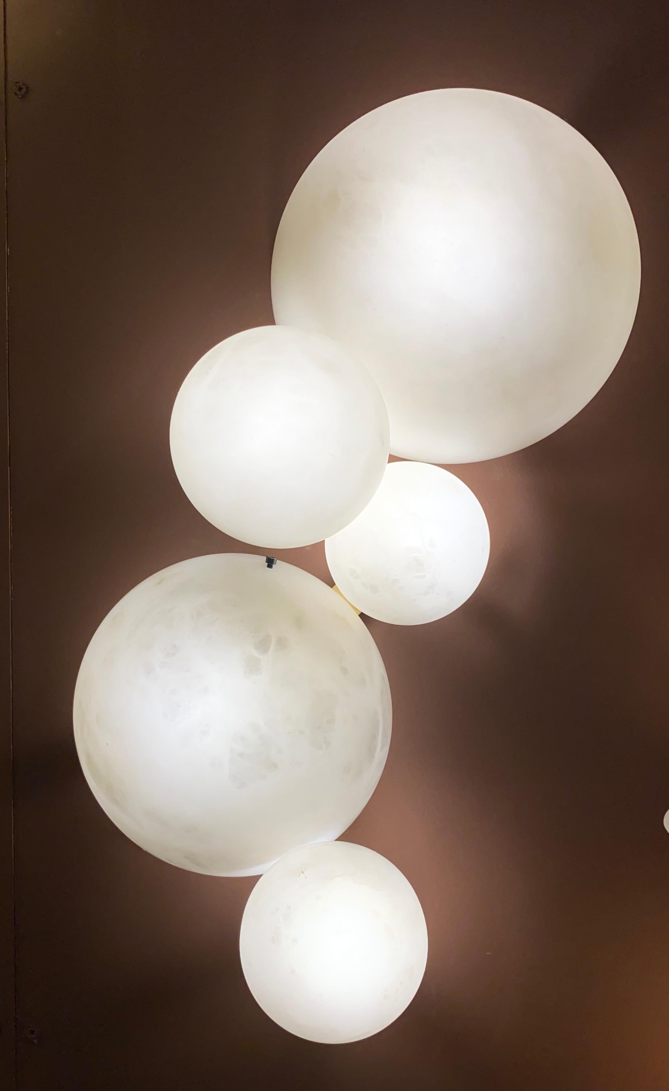 Pair of Galaxy Contemporary Italian Alabaster Marble Globe Wall Lights For Sale 2