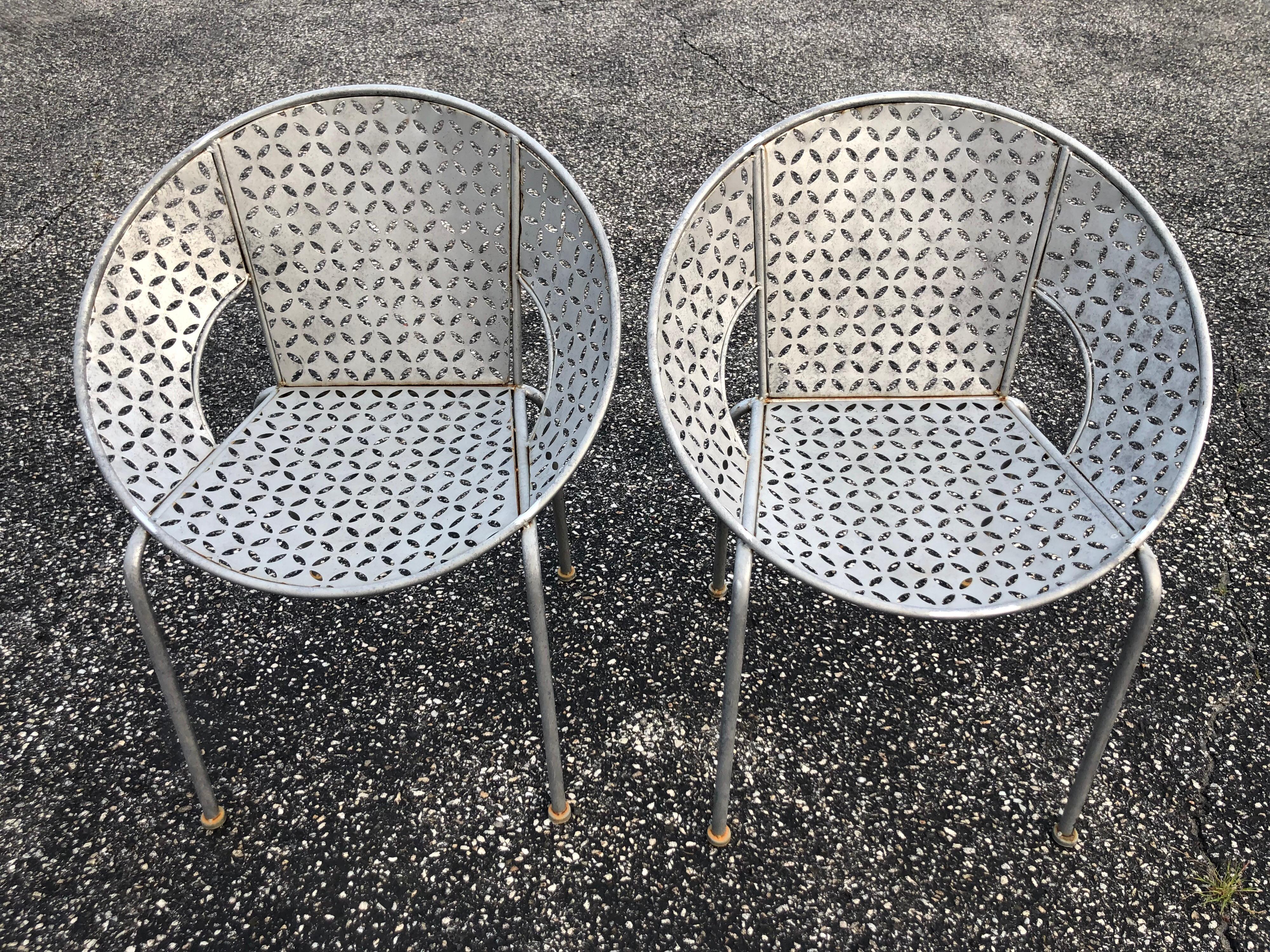 mid century saucer chair