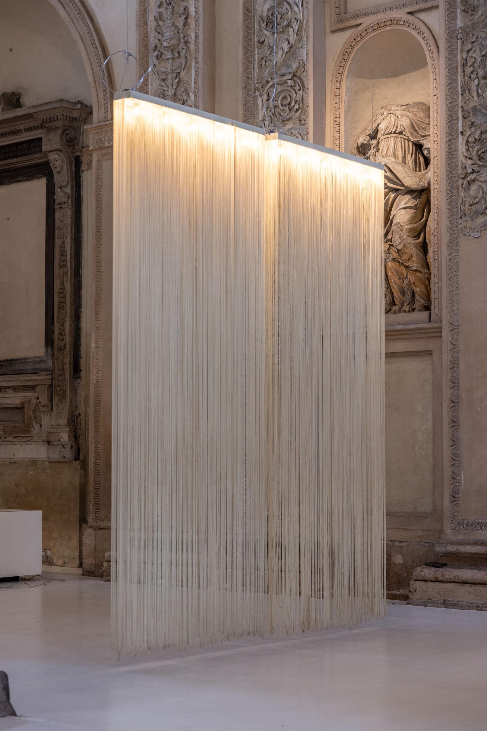 Lampes suspendues Garbo  par Mariyo Yagi pour Sirrah, Italie, 1973
Elegante et rare paire de  Lampes suspendues modèle 