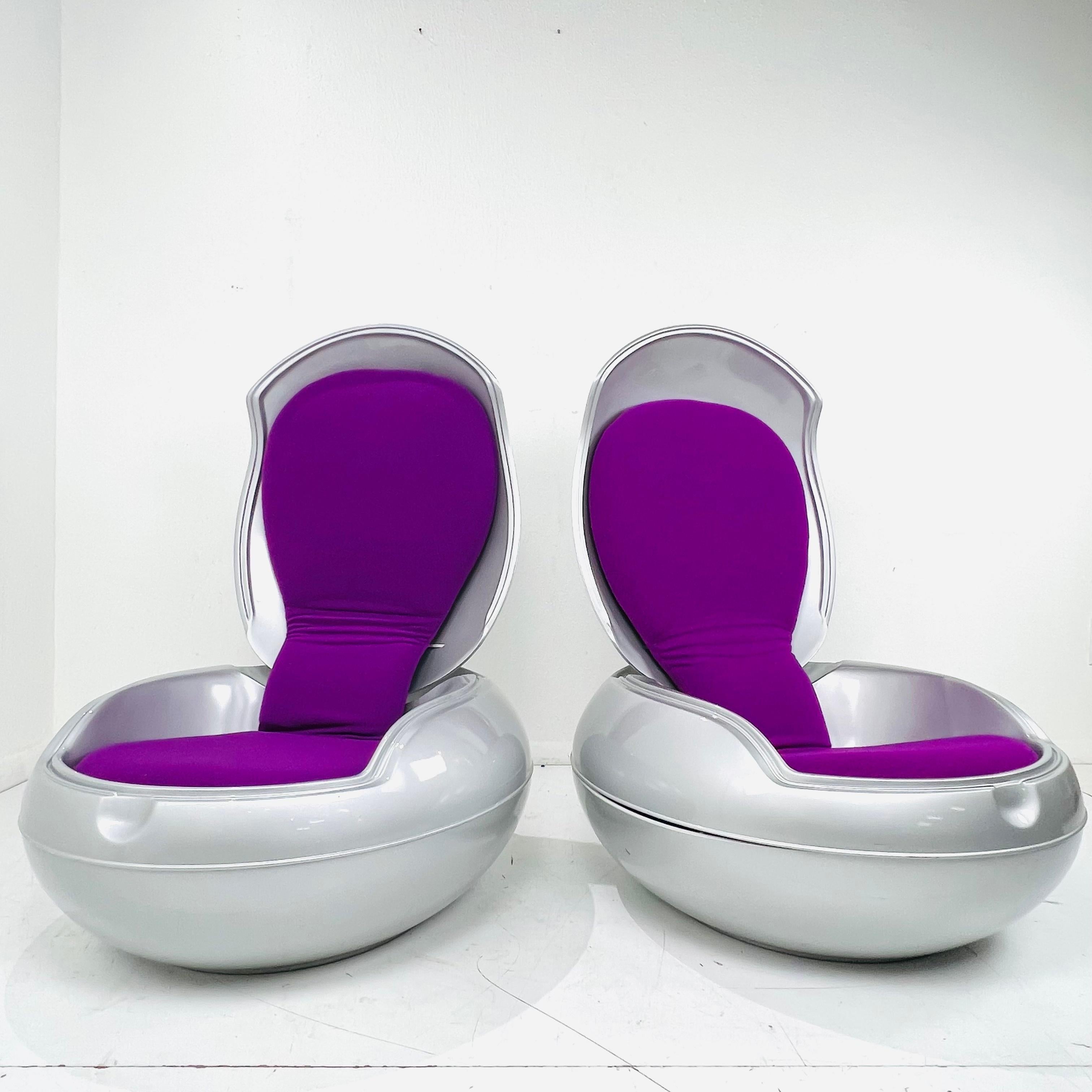 Tissu d'ameublement Paire de chaises de jardin Egg de Peter Ghyczy en vente