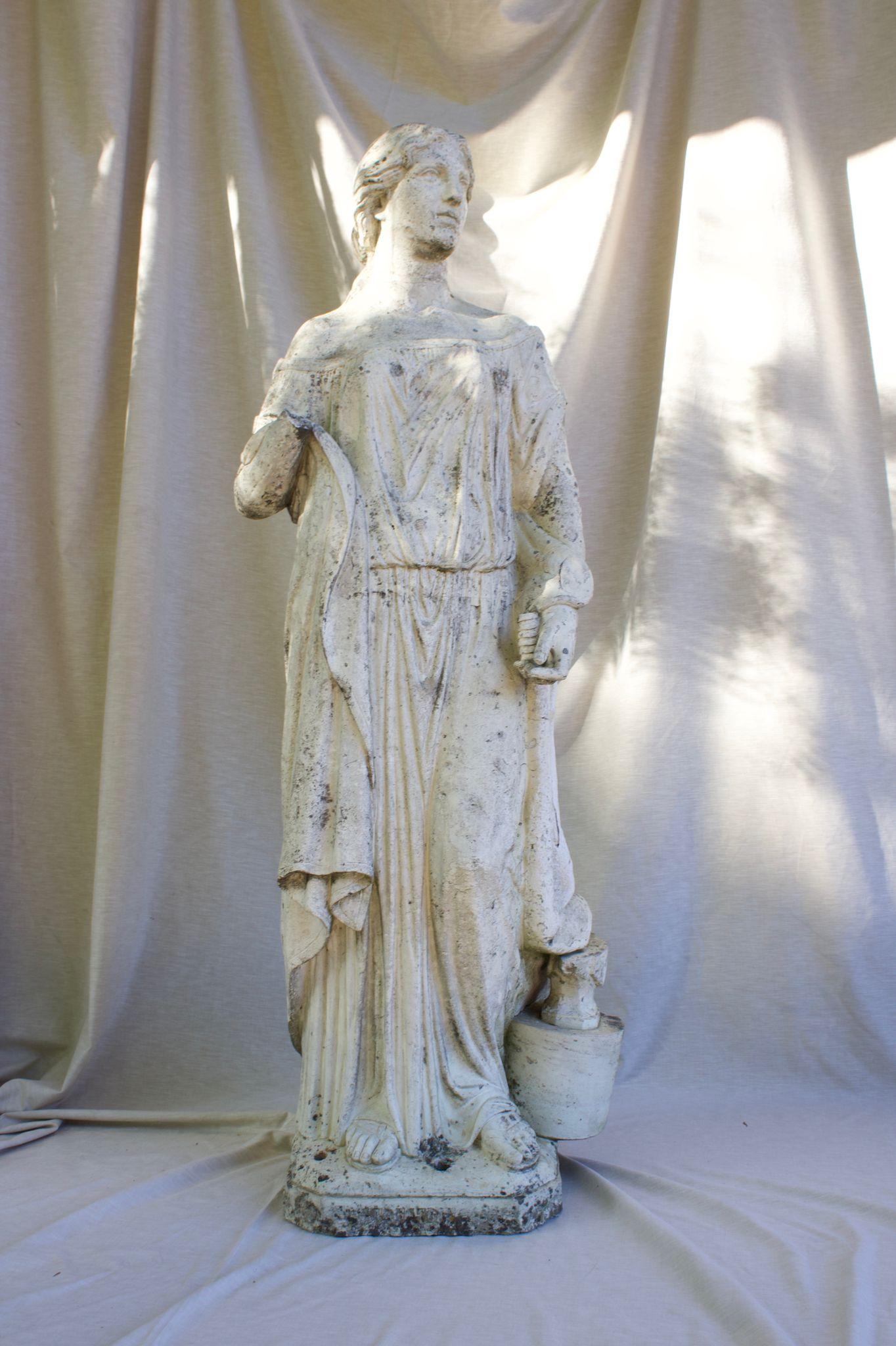 Pair of garden sculptures 4