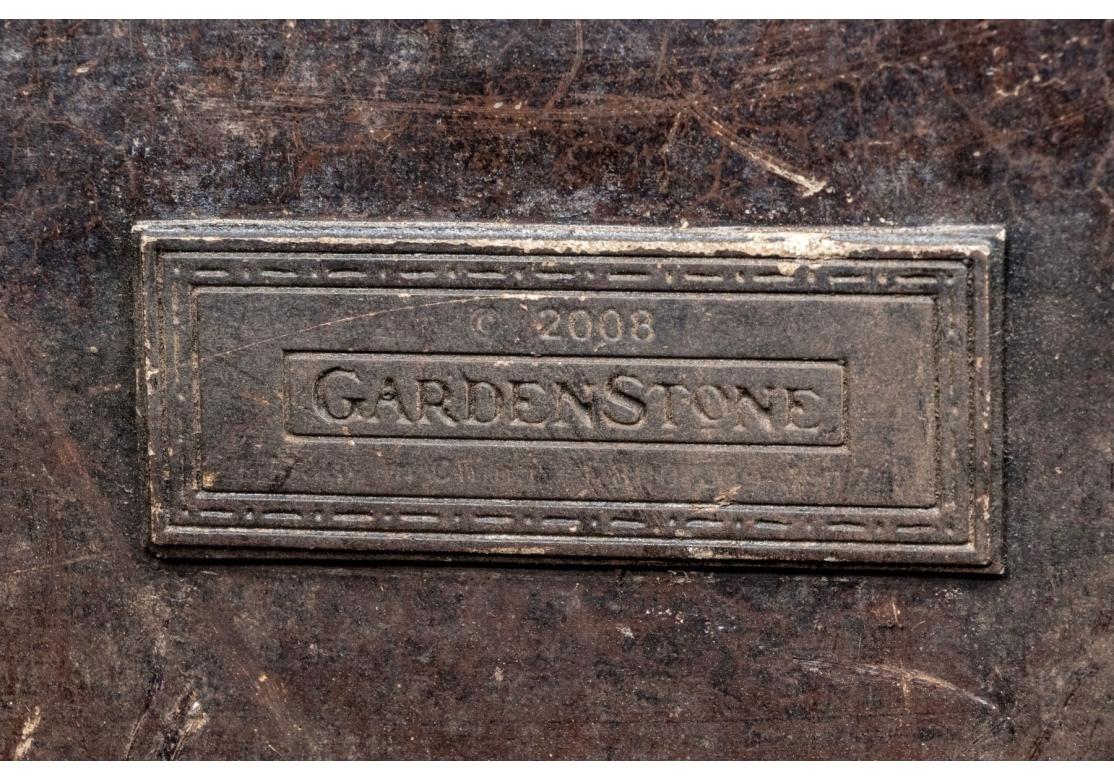 Américain Paire de jardinières en ciment peint A Stone Brand en vente
