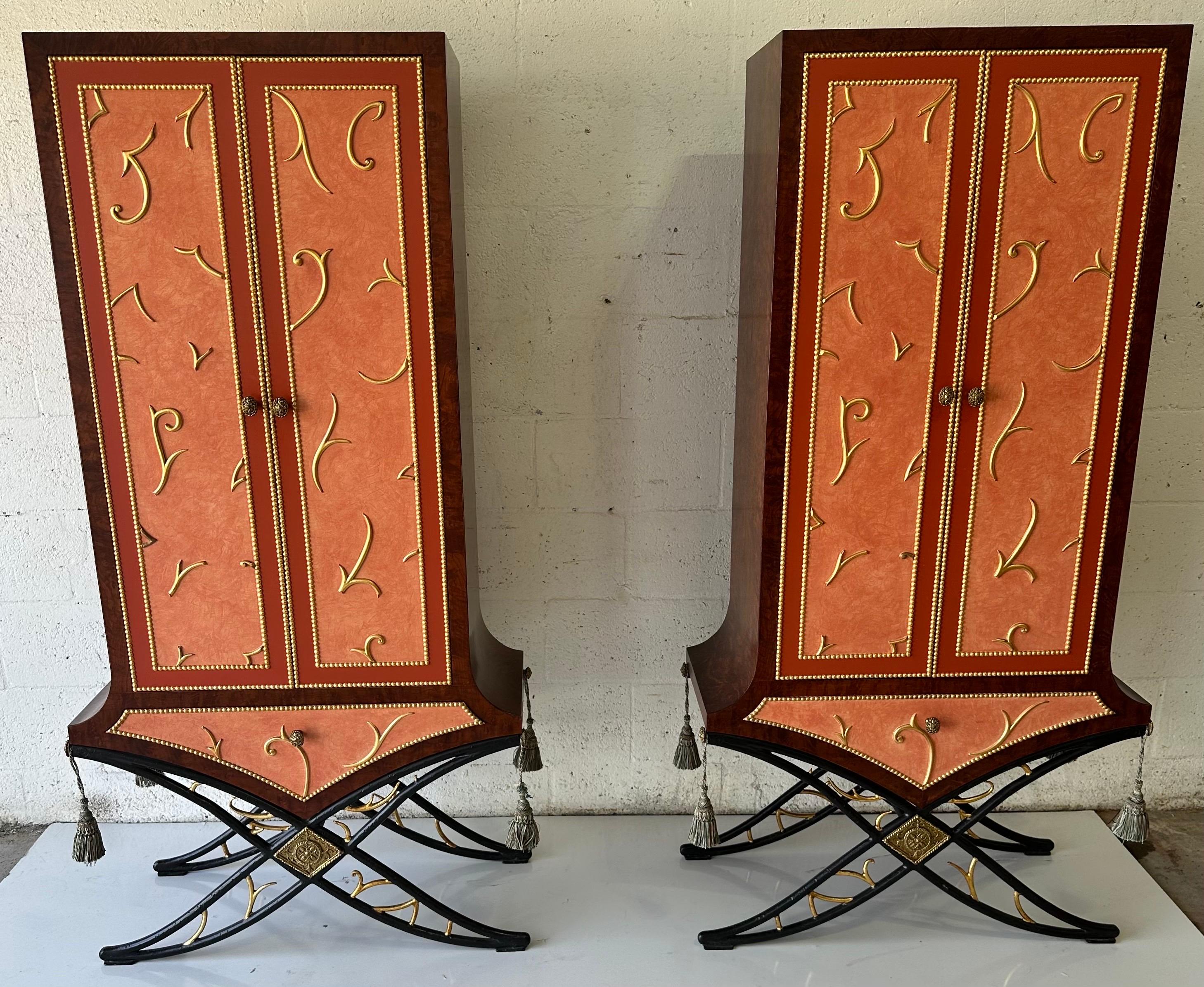 Verre Paire d'armoires de style Garouste et Bonetti en vente