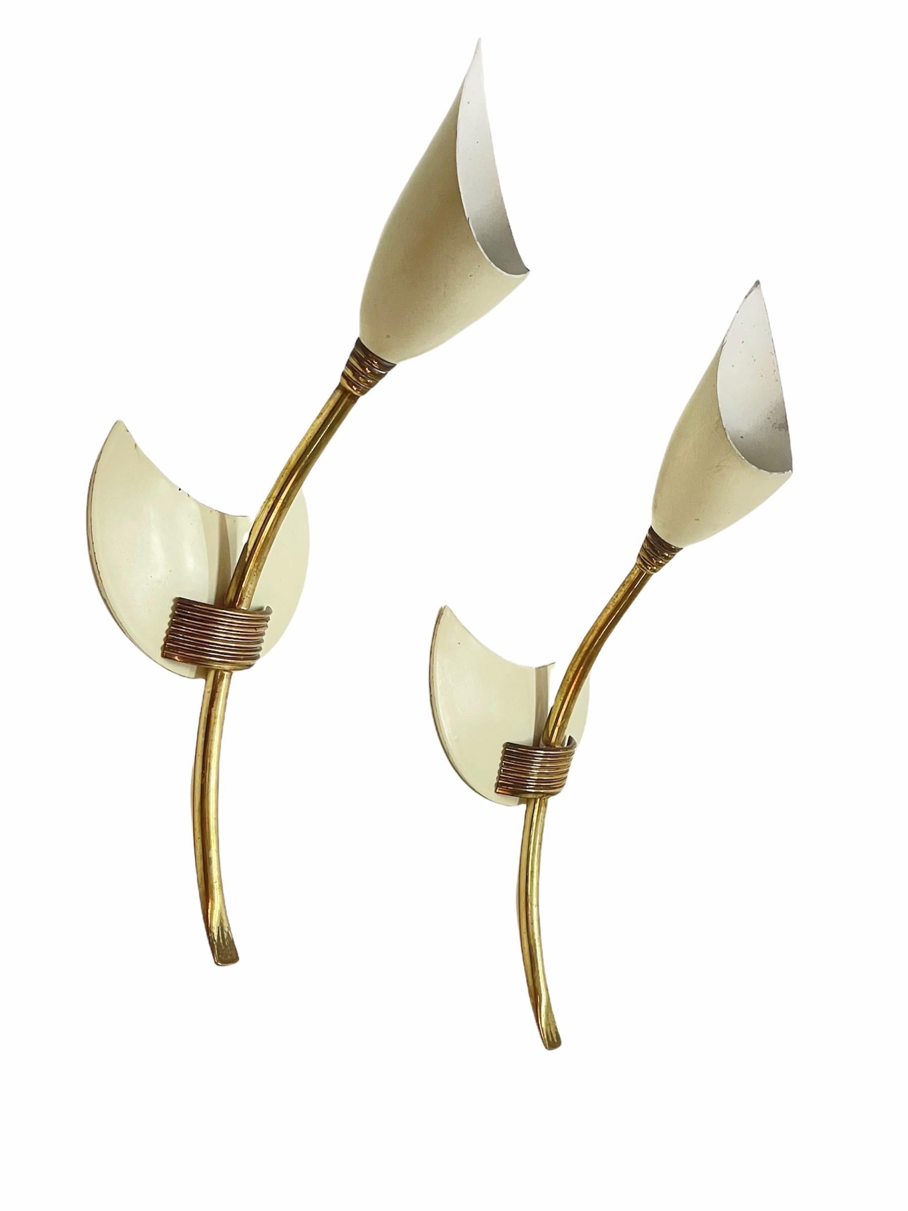 Pair of GCME Midcentury Brass and Enamelled Aluminum Italian Tulip Sconces 1950s For Sale 4