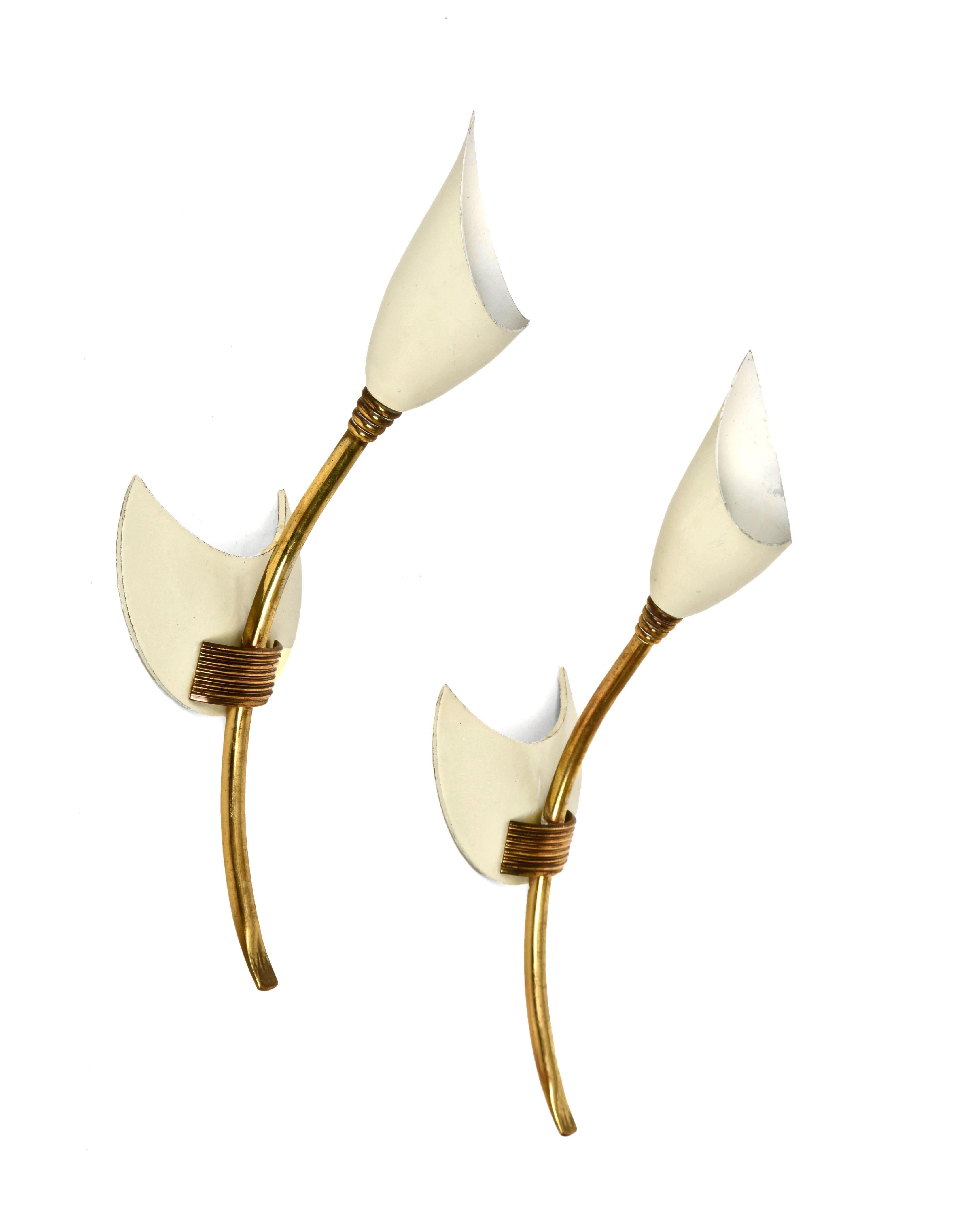 Pair of GCME Midcentury Brass and Enamelled Aluminum Italian Tulip Sconces 1950s For Sale 5