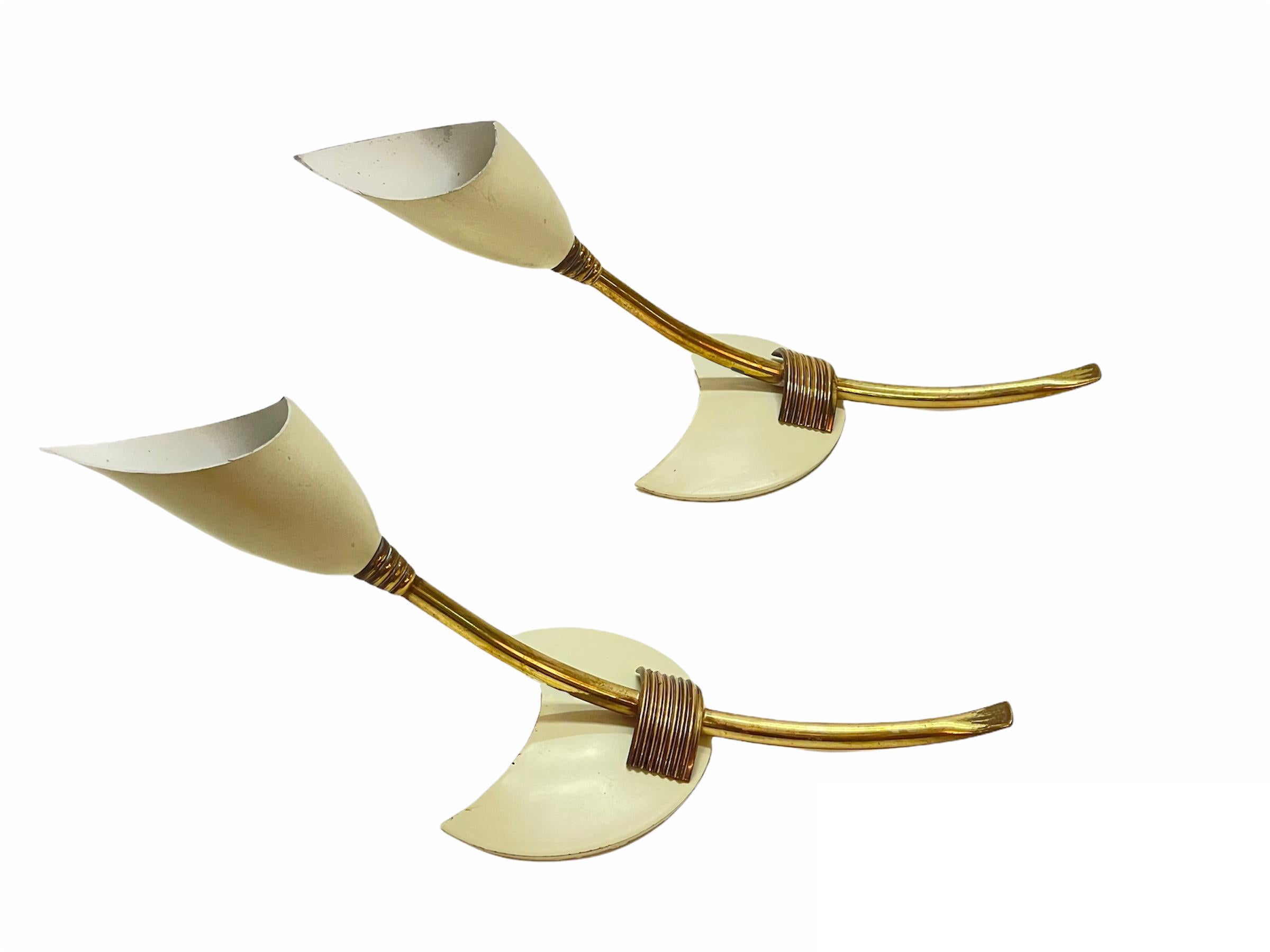 Pair of GCME Midcentury Brass and Enamelled Aluminum Italian Tulip Sconces 1950s For Sale 7