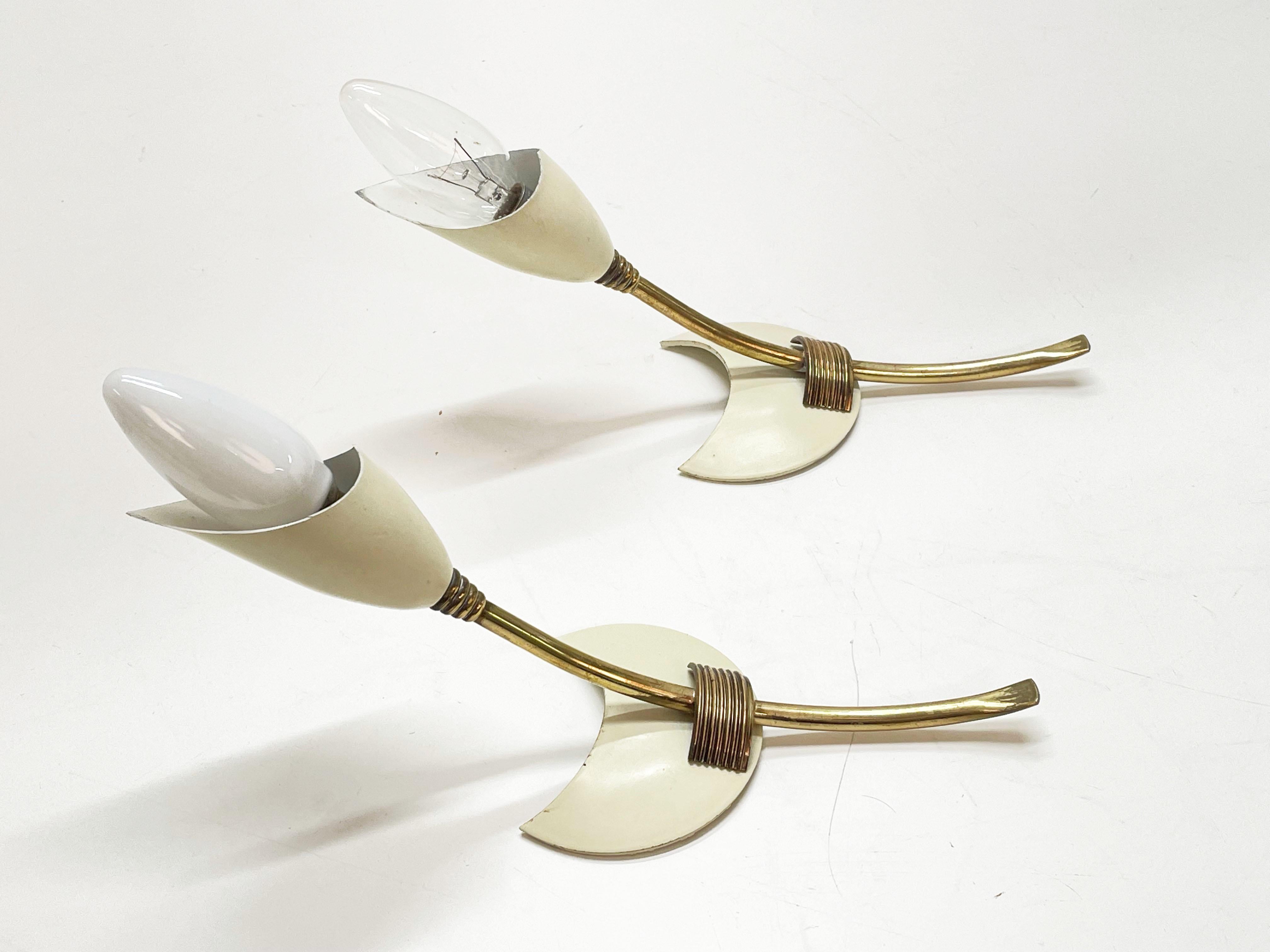 Pair of GCME Midcentury Brass and Enamelled Aluminum Italian Tulip Sconces 1950s For Sale 8