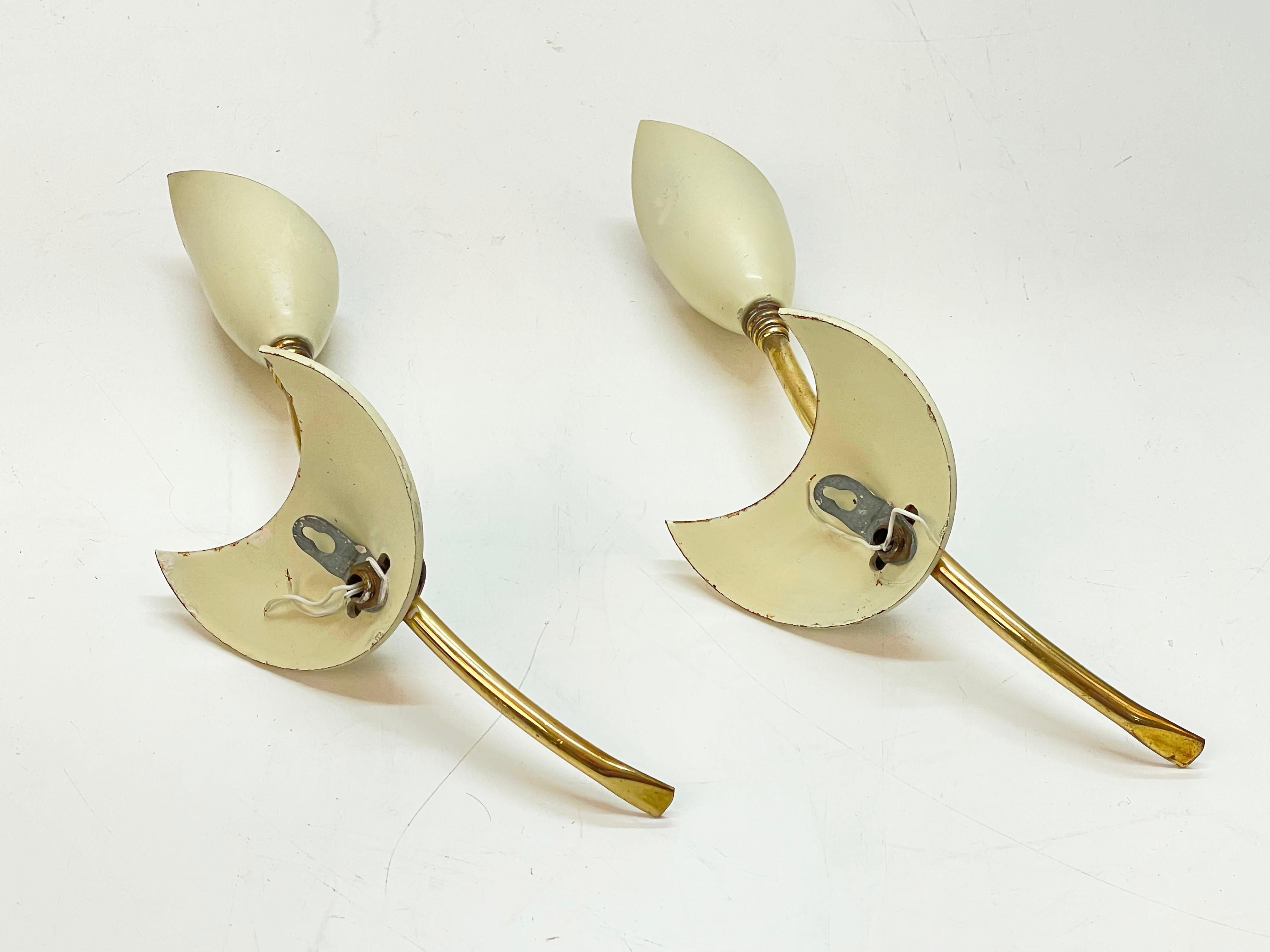Pair of GCME Midcentury Brass and Enamelled Aluminum Italian Tulip Sconces 1950s For Sale 11