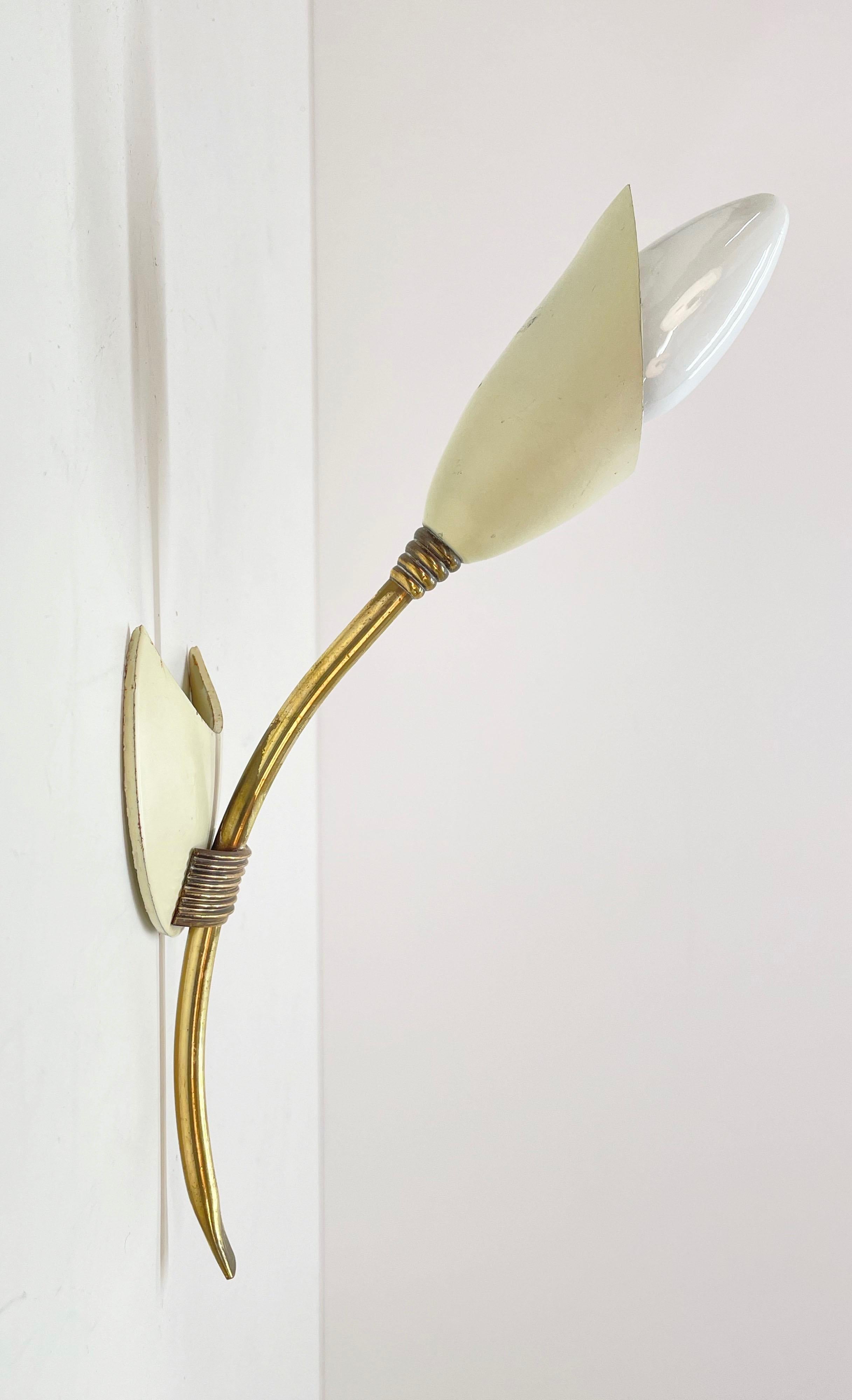 Pair of GCME Midcentury Brass and Enamelled Aluminum Italian Tulip Sconces 1950s For Sale 12