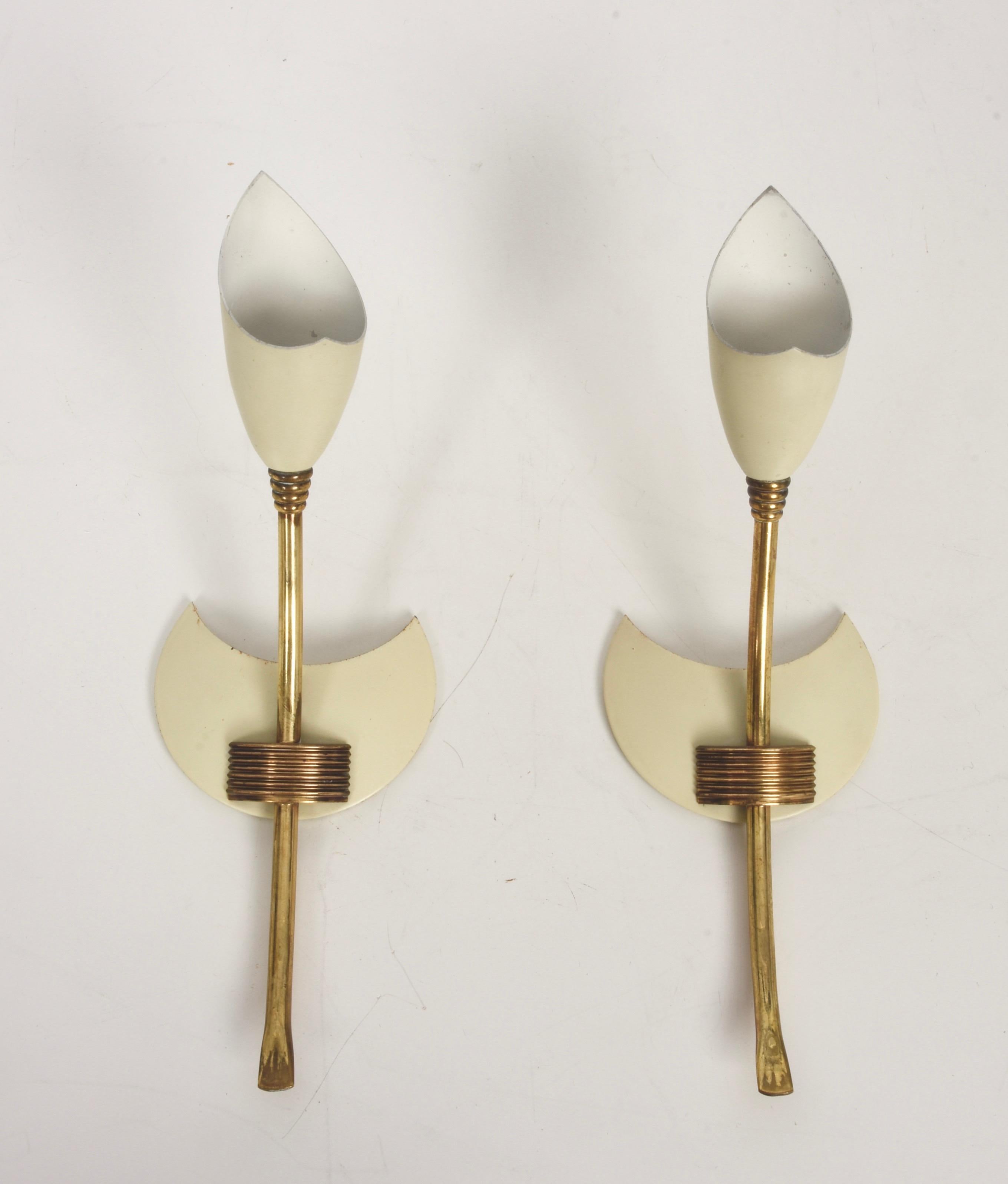Pair of GCME Midcentury Brass and Enamelled Aluminum Italian Tulip Sconces 1950s For Sale 1