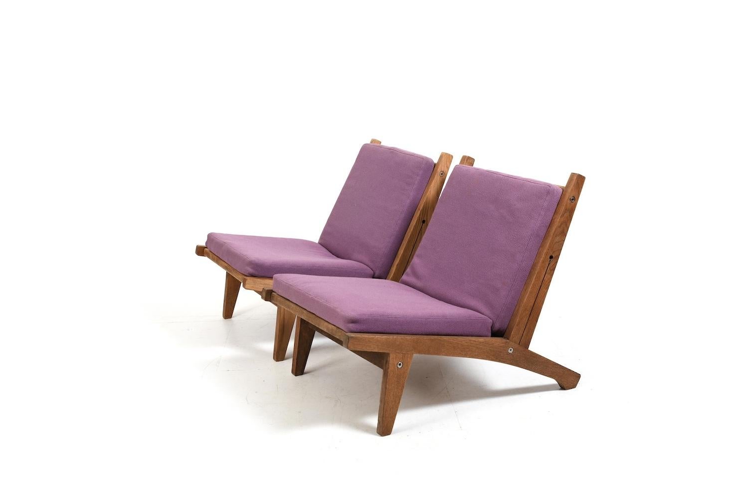 Danese Coppia di poltrone GE-375 in Oak di Hans J. Wegner in vendita